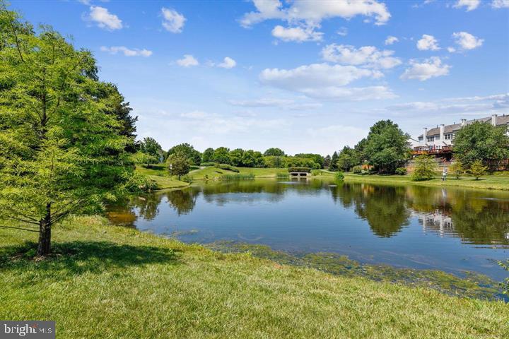 ASHBURN FARM - Residential