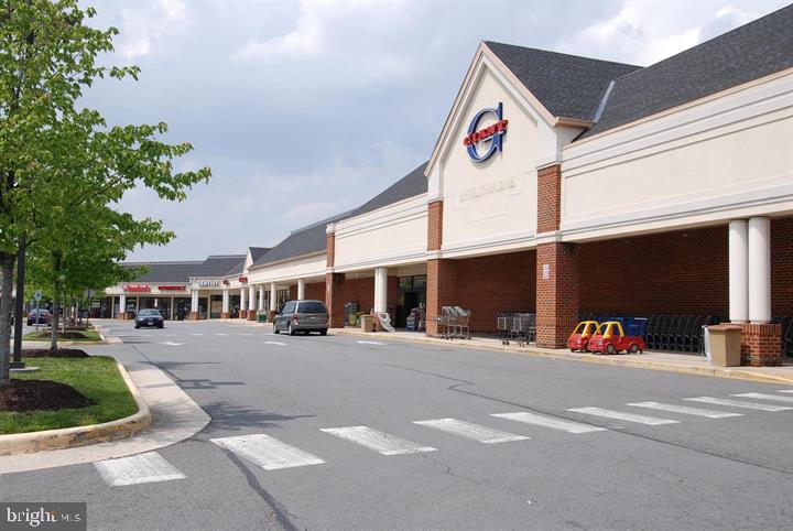 ASHBURN FARM - Residential