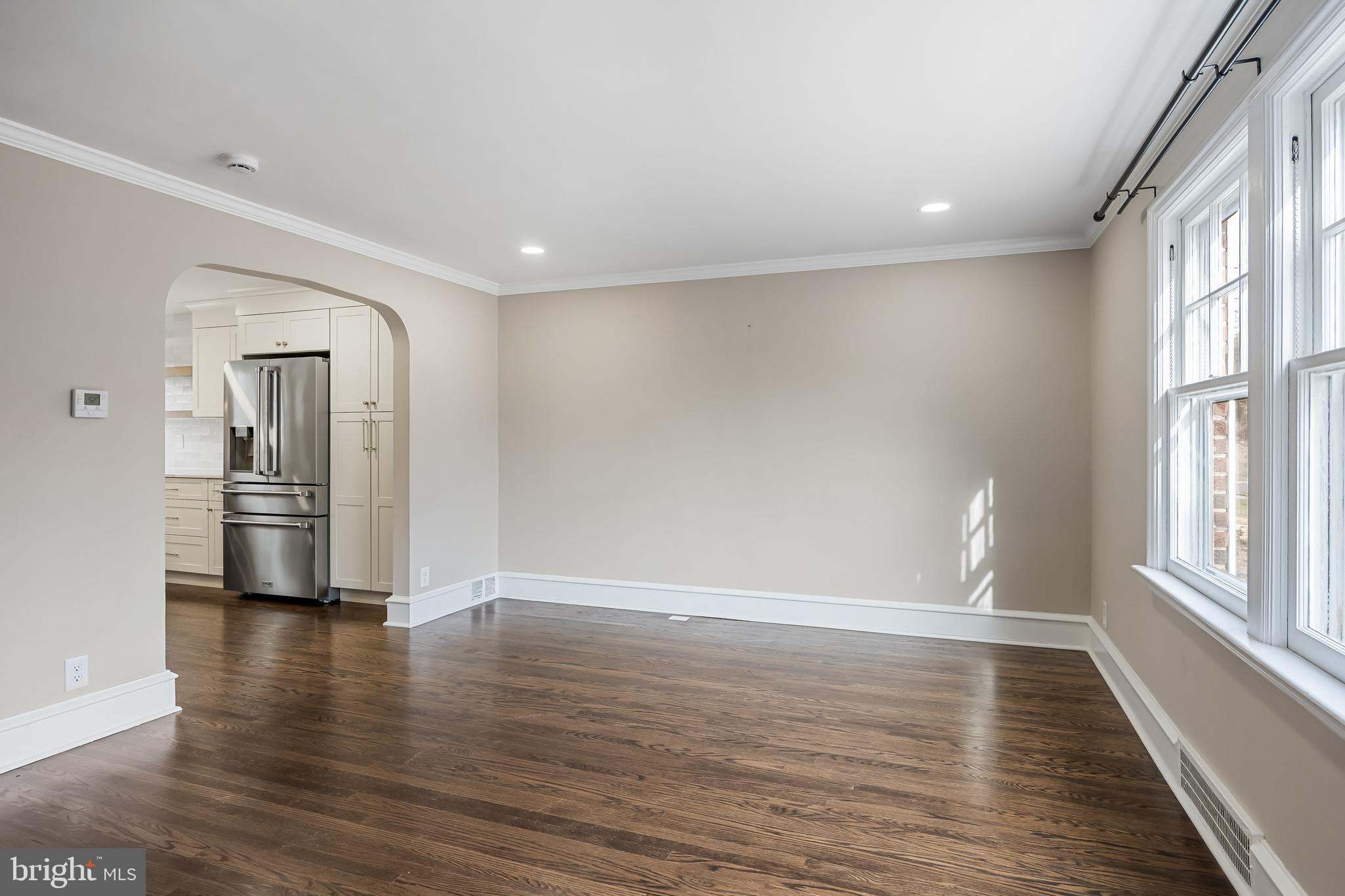 113 W ALBERTSON AVENUE