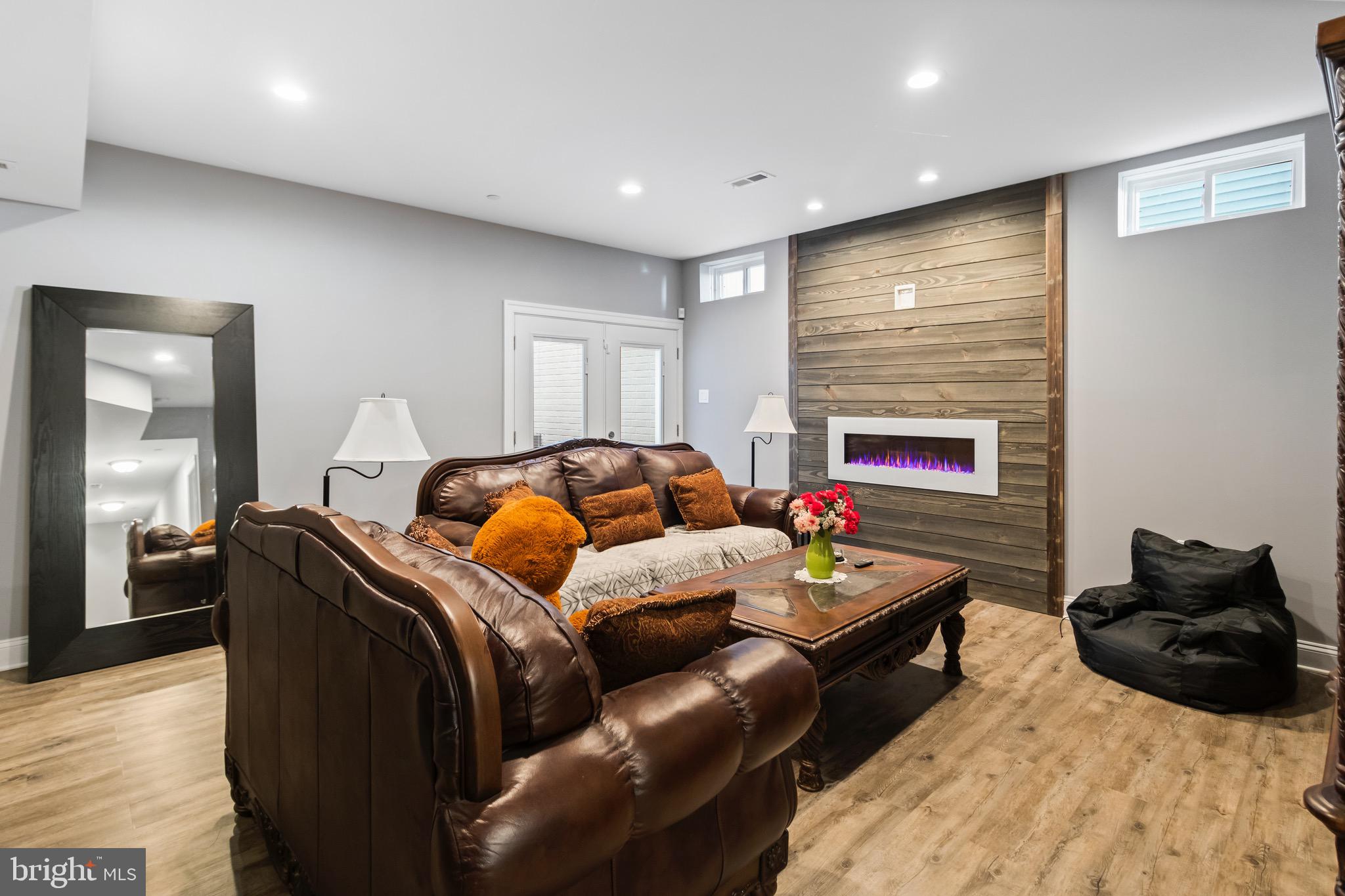 RIDGEVIEW - Residential