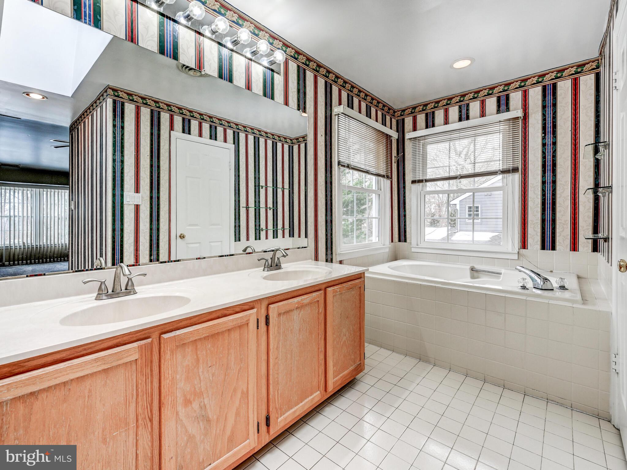 OAK HARBOR - Residential