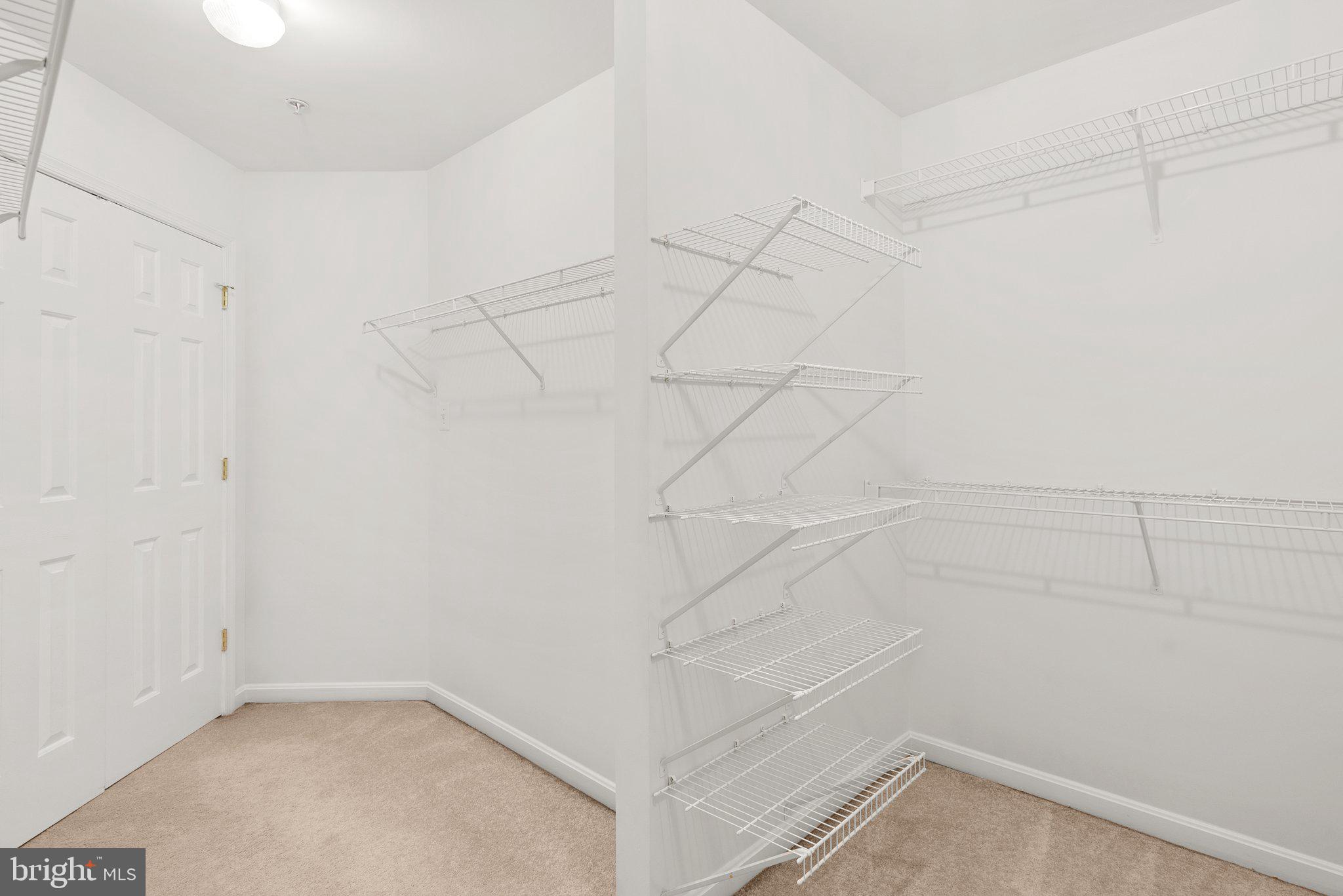 KINGS CROSSING - Residential