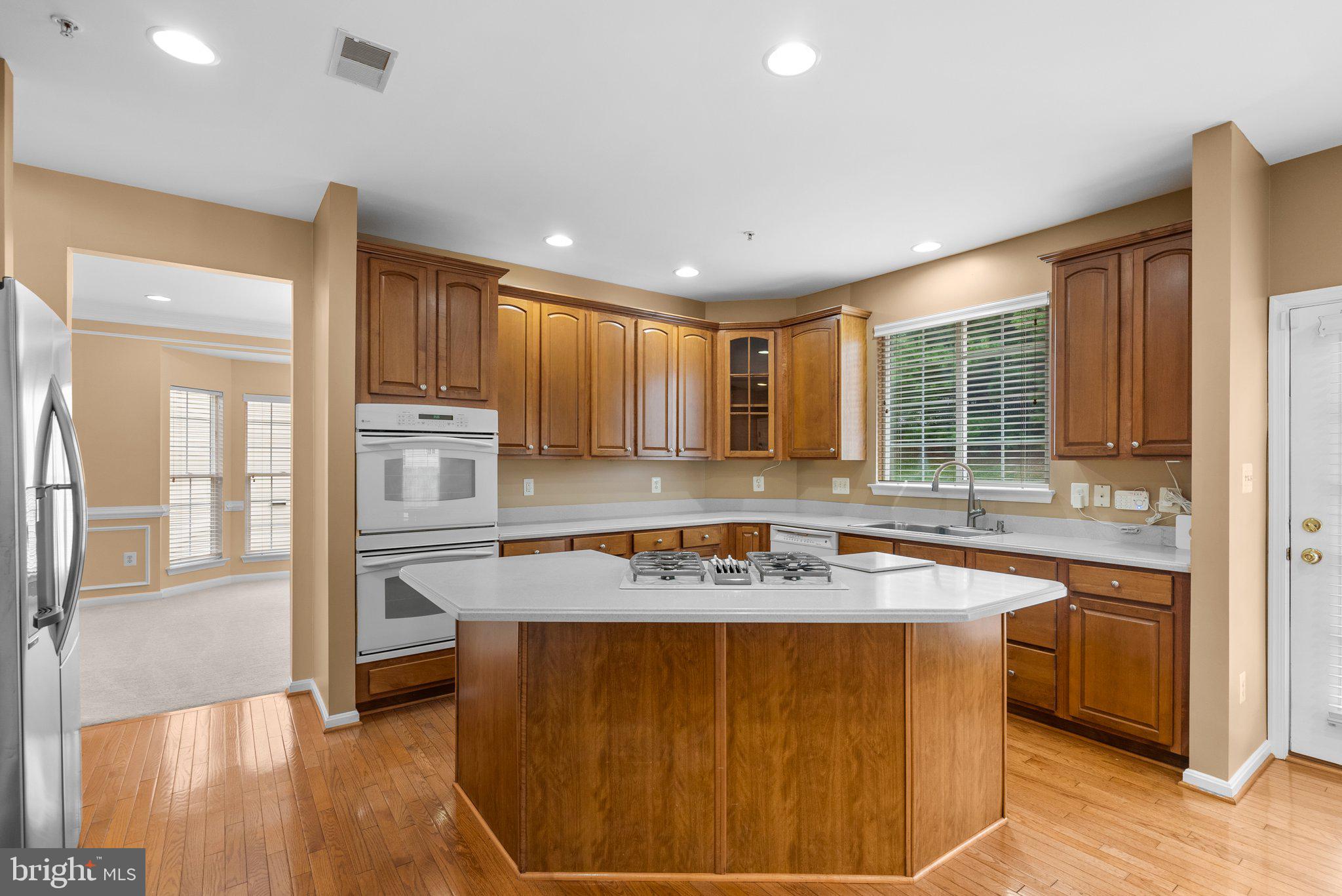 KINGS CROSSING - Residential