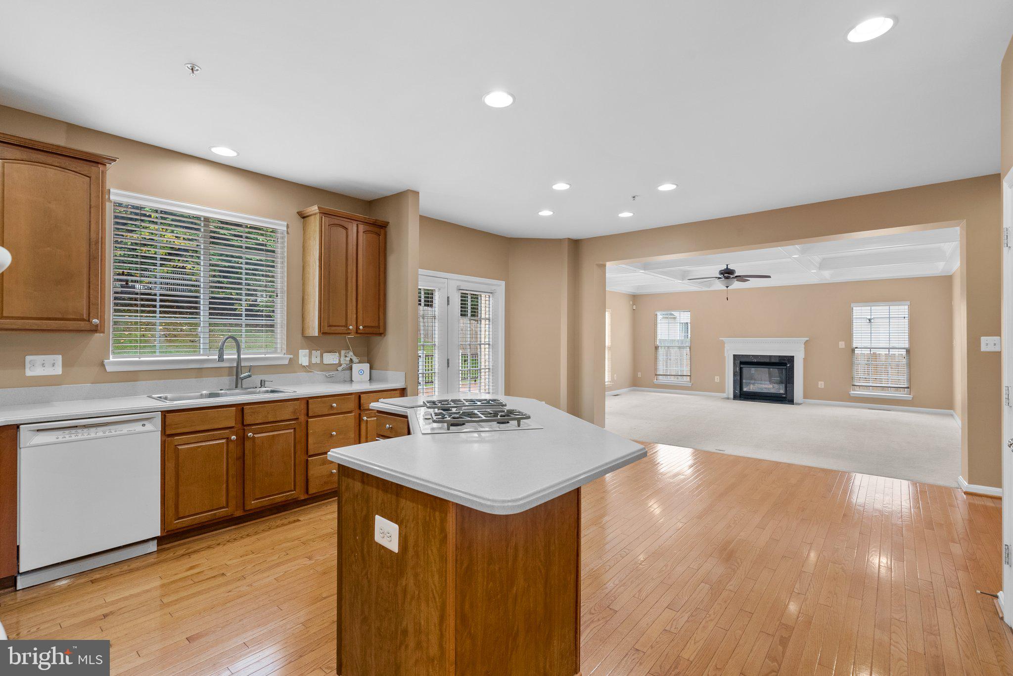 KINGS CROSSING - Residential