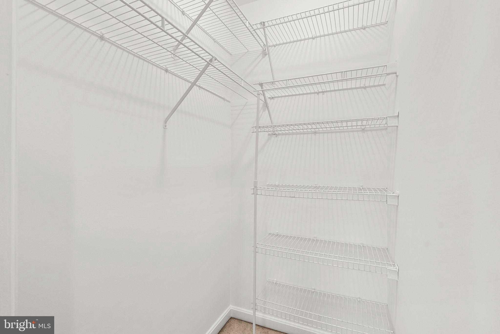 KINGS CROSSING - Residential