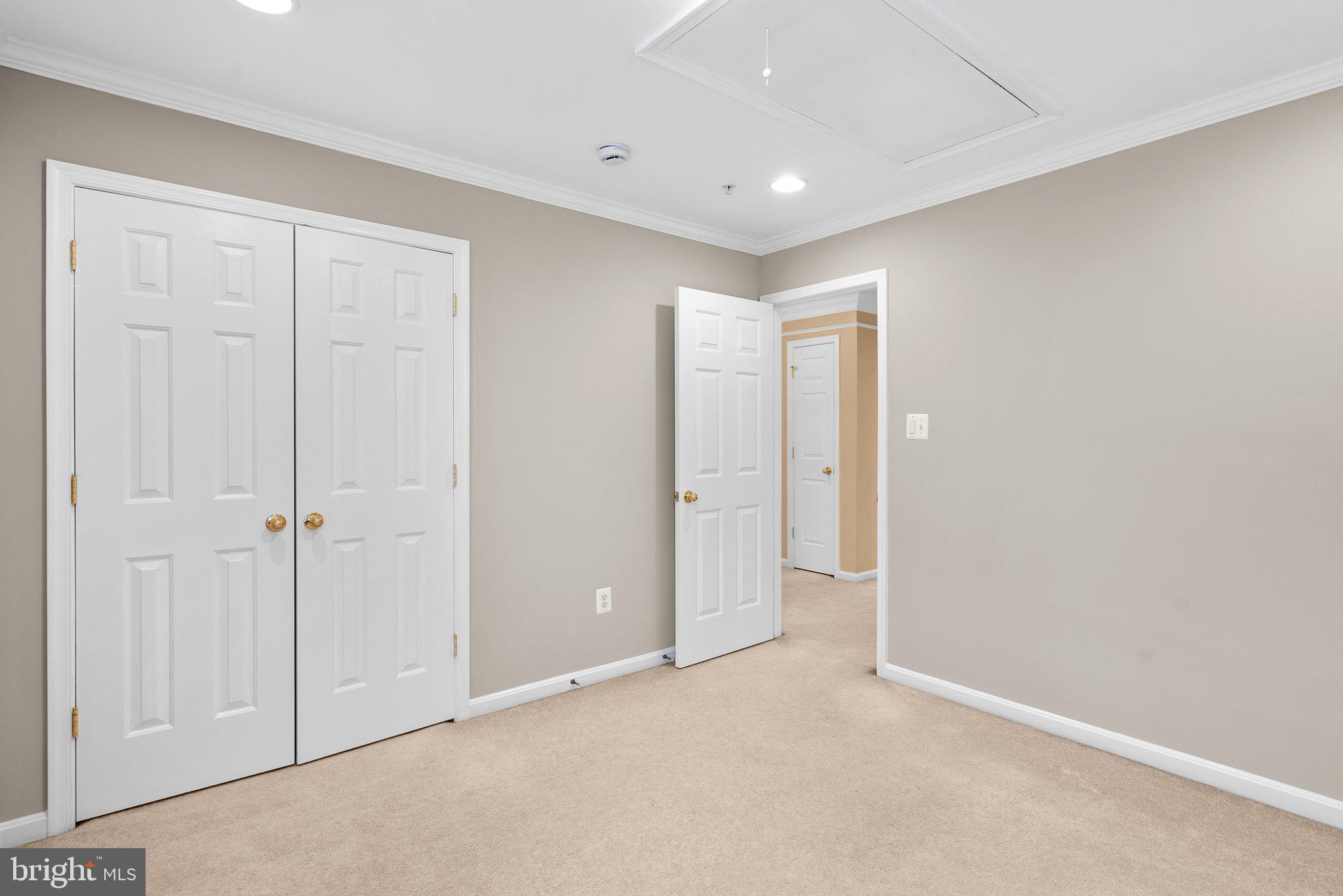 KINGS CROSSING - Residential