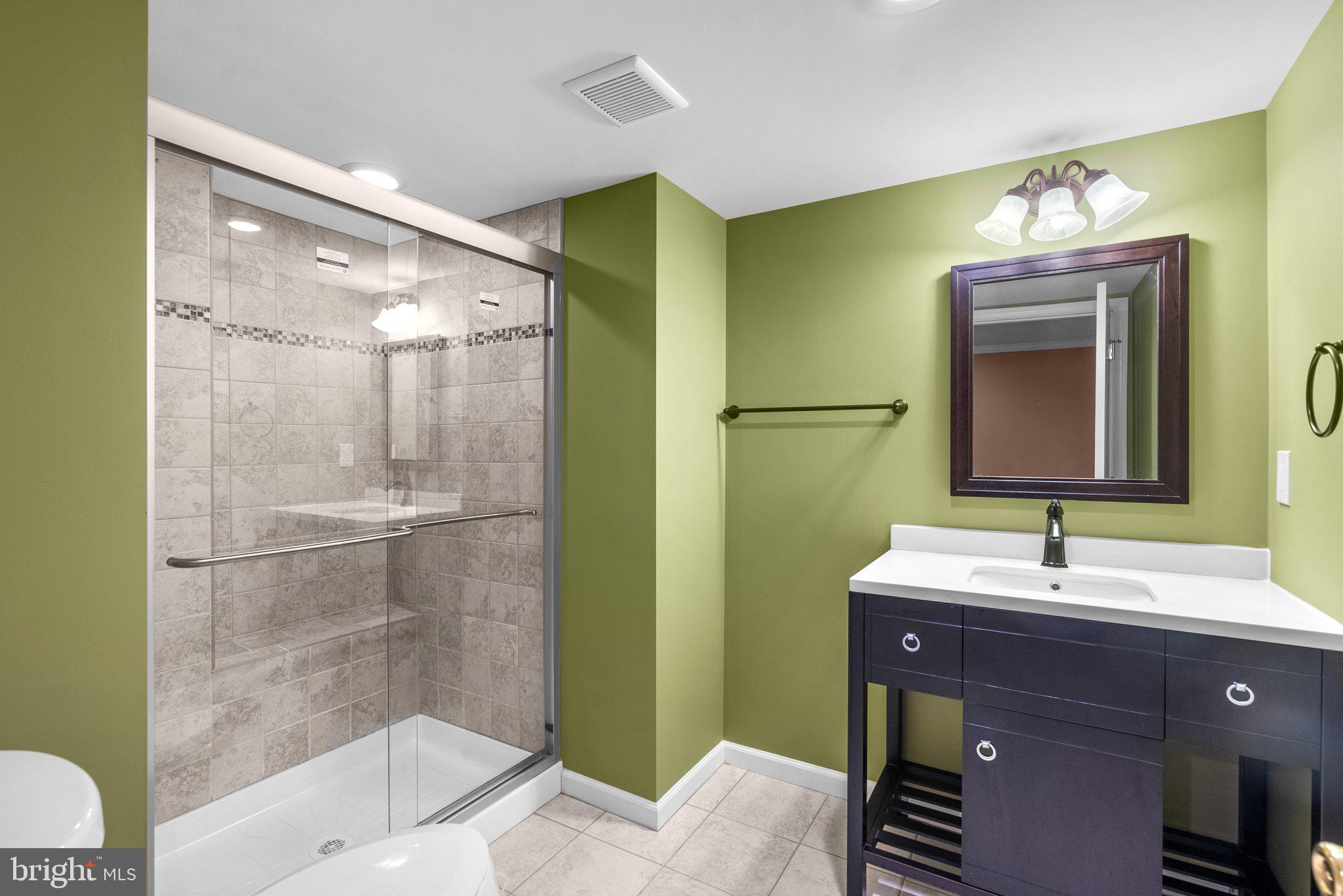 KINGS CROSSING - Residential