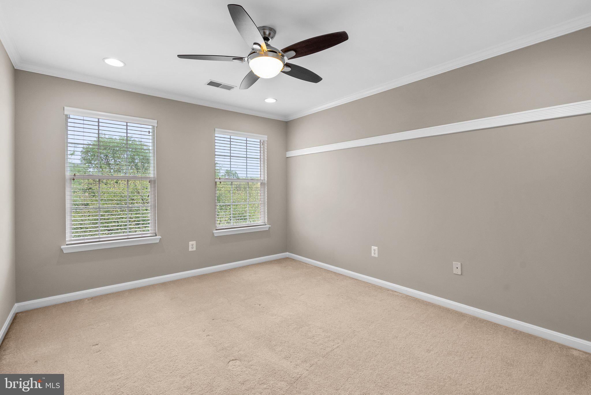 KINGS CROSSING - Residential