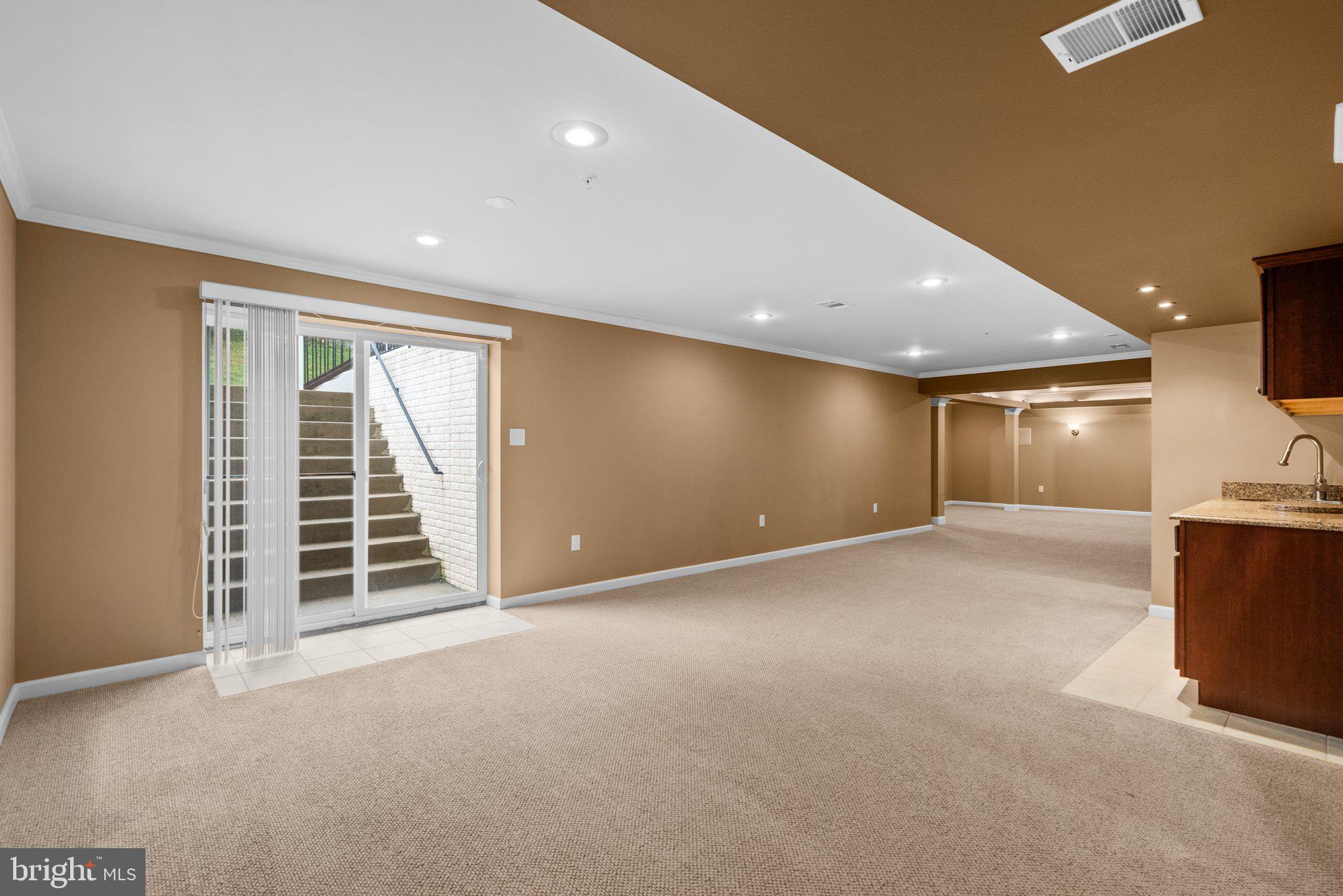 KINGS CROSSING - Residential