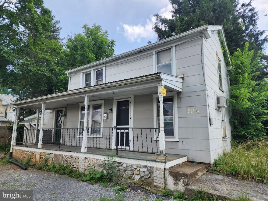 Very clean, livable property, however it will not go any type of financing.  Cash only or proof of funds from  a bank.   "AS IS"  2 bedrooms upstairs, 1 bedroom on main level.  Drive way has room for at least 2 cars for off street parking.
Roof recently replaced, waters lines from the street to the house recently replaced.