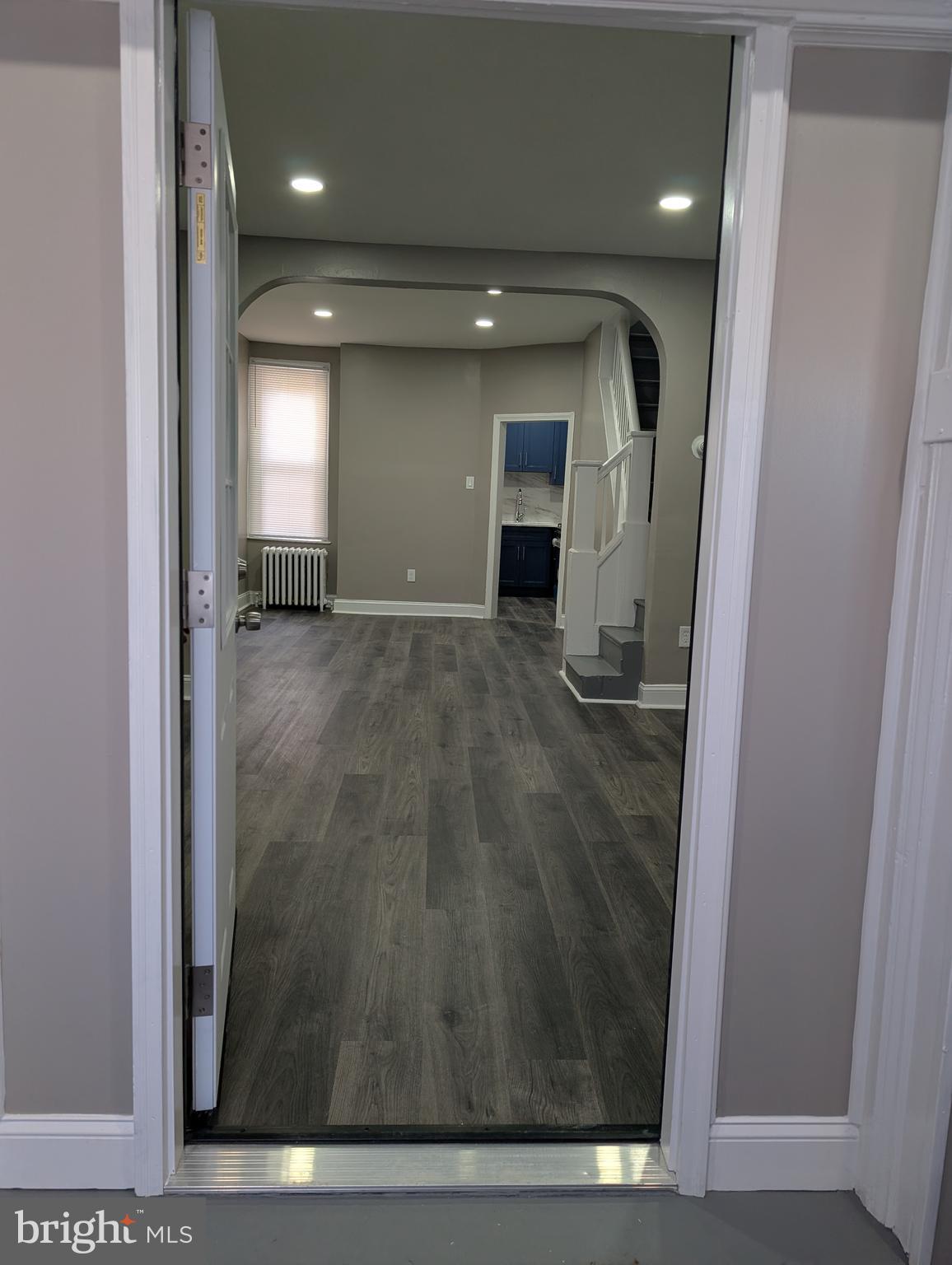 3209 N AMERICAN STREET