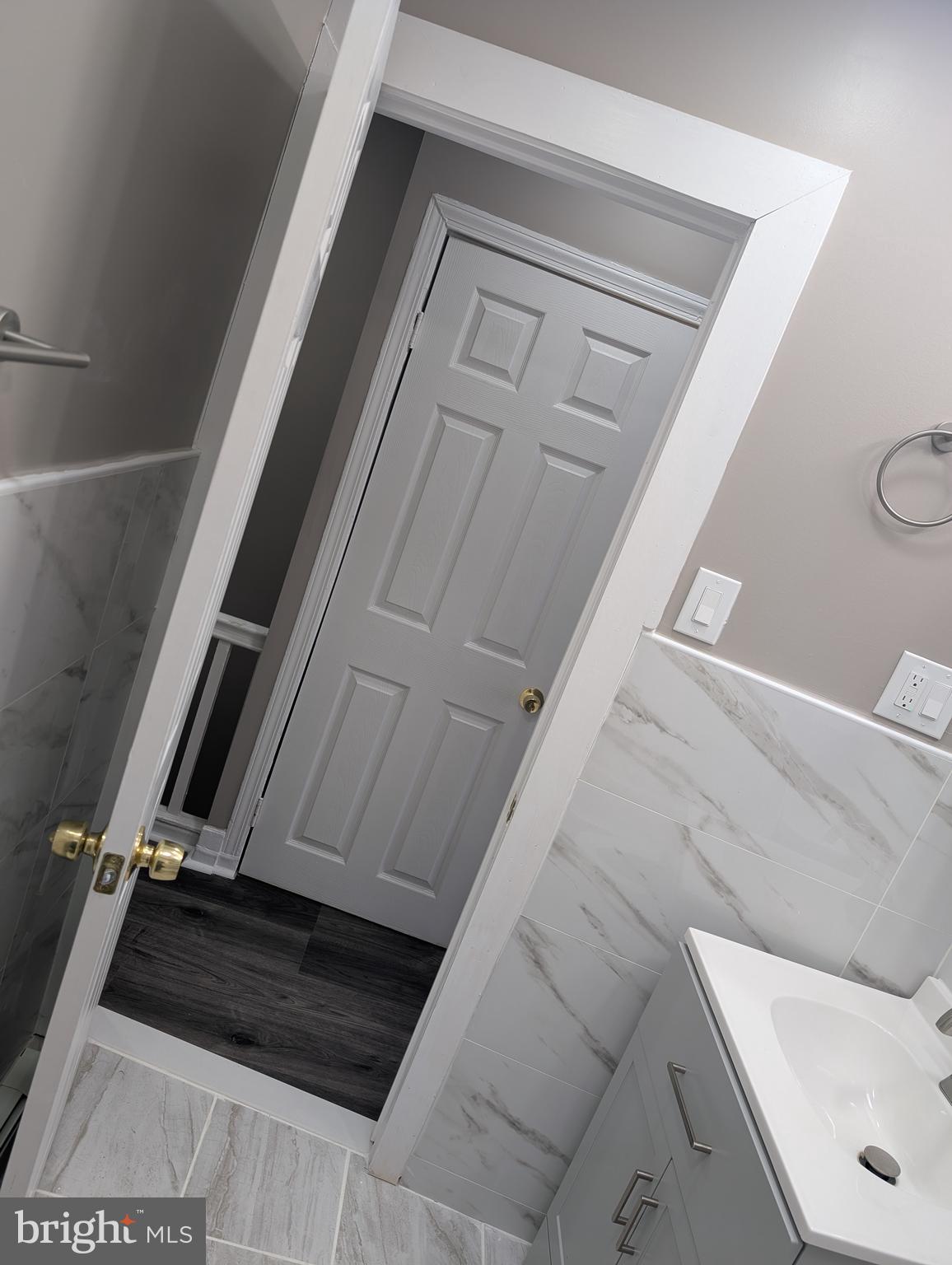 KENSINGTON - Residential