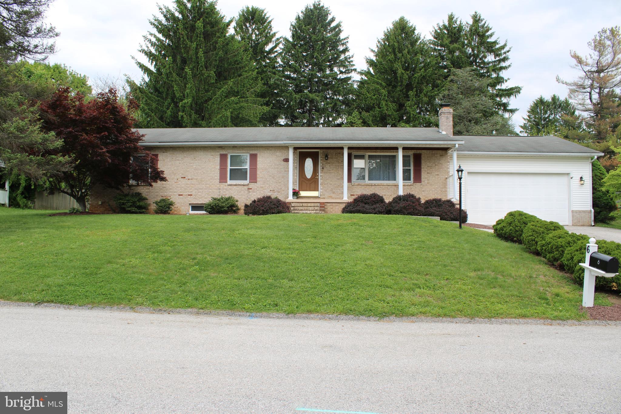 6 BARELYN DRIVE