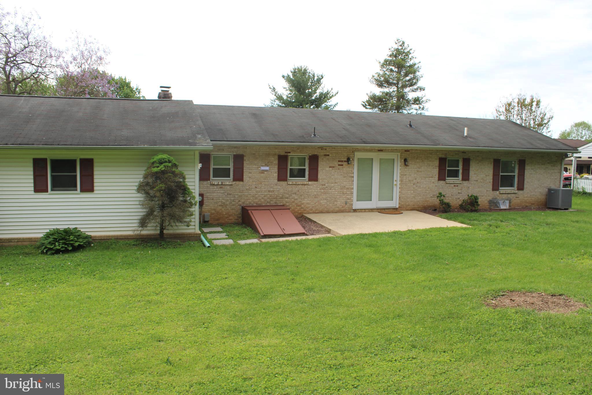 6 BARELYN DRIVE