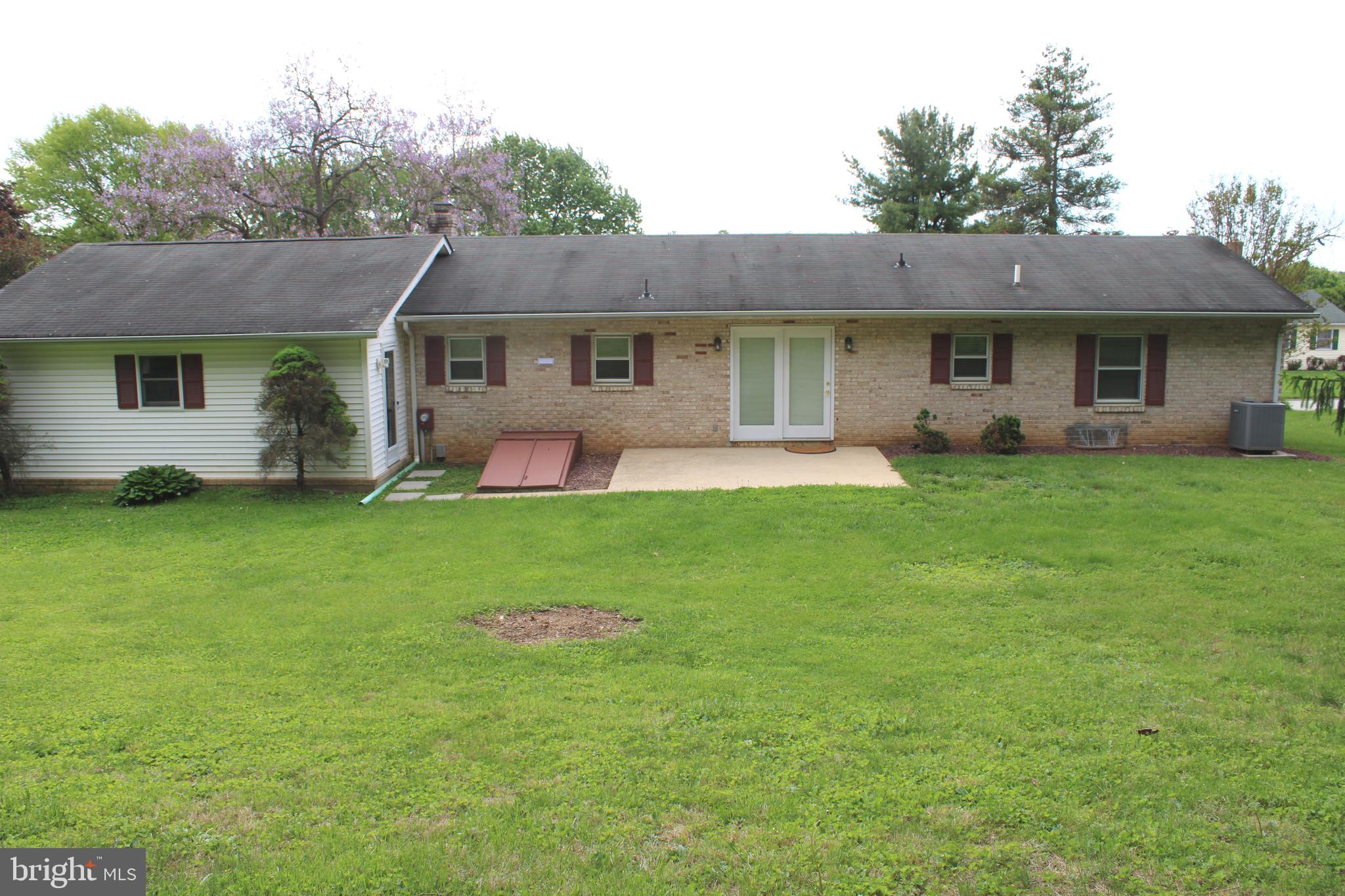 6 BARELYN DRIVE