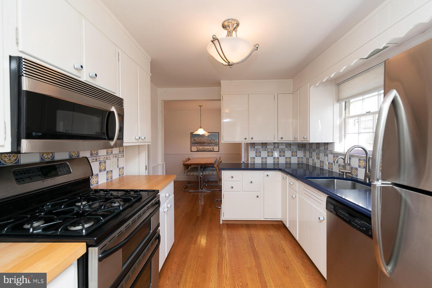 JENKINTOWN MANOR - Residential