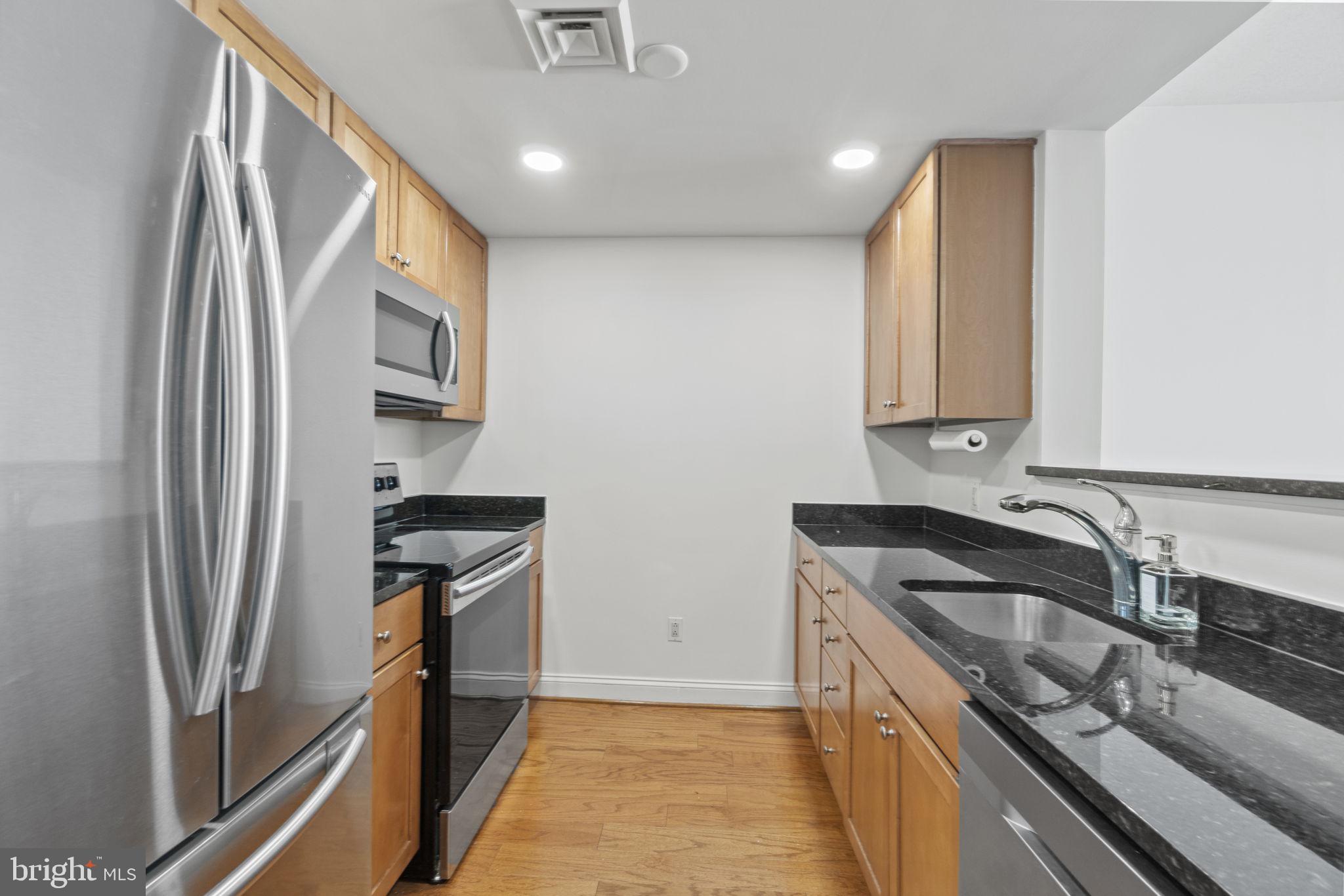 1020 N HIGHLAND STREET 221