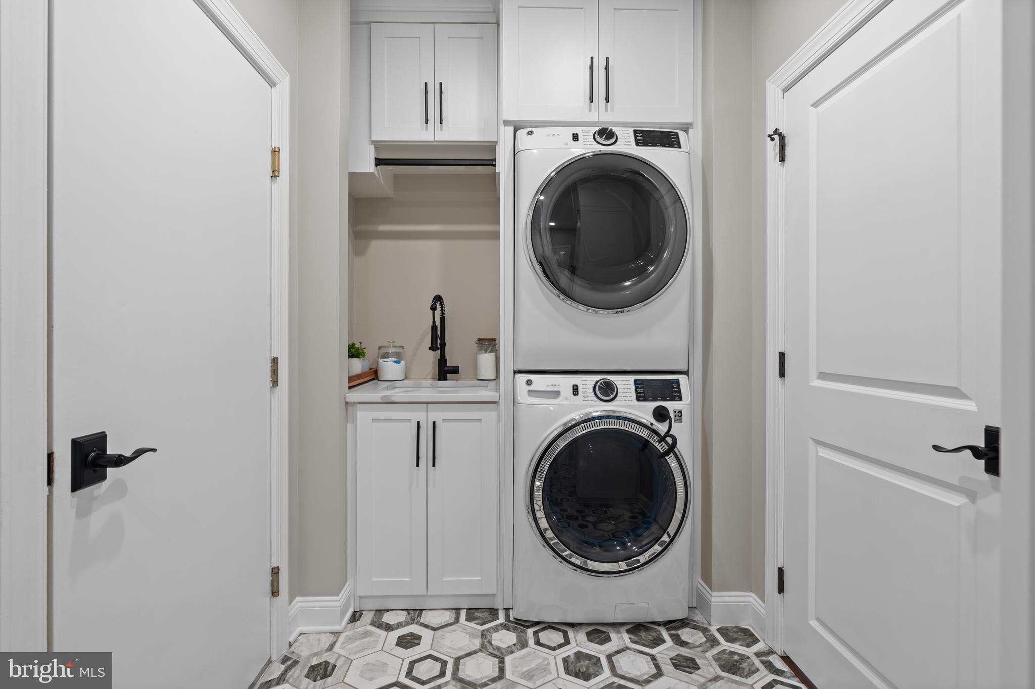 FOX HUNT ESTS - Residential