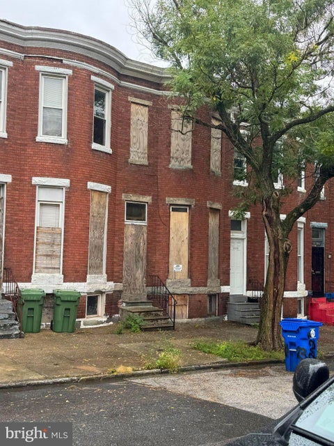 Townhouse For Sale - 2427 Woodbrook Avenue<br/> BALTIMORE, MD 21217