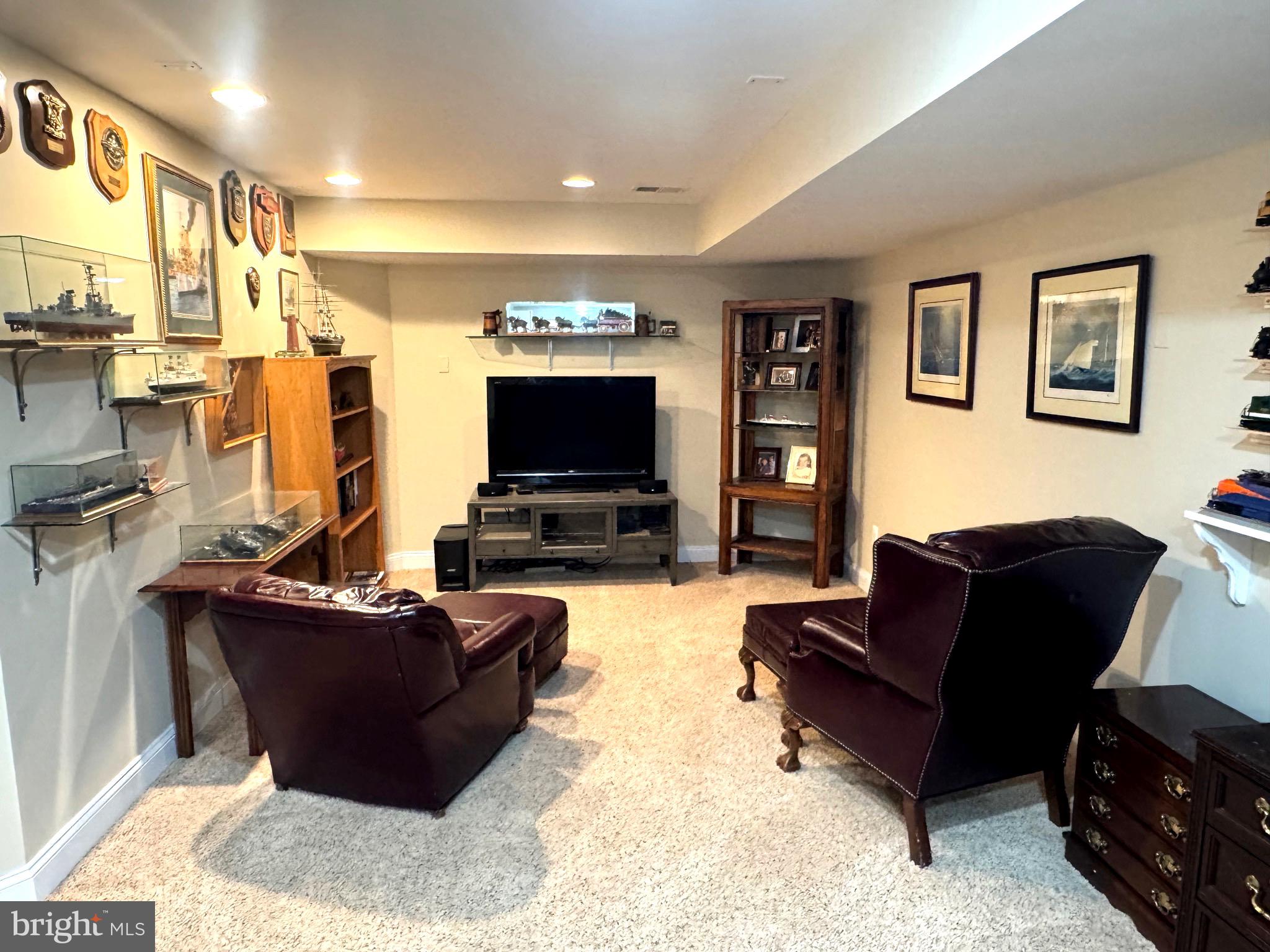 NARROWS POINTE - Residential