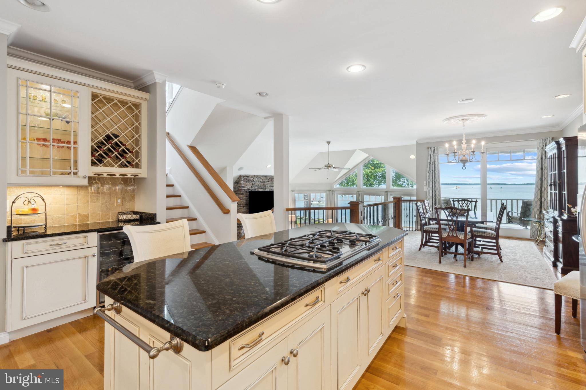 NARROWS POINTE - Residential