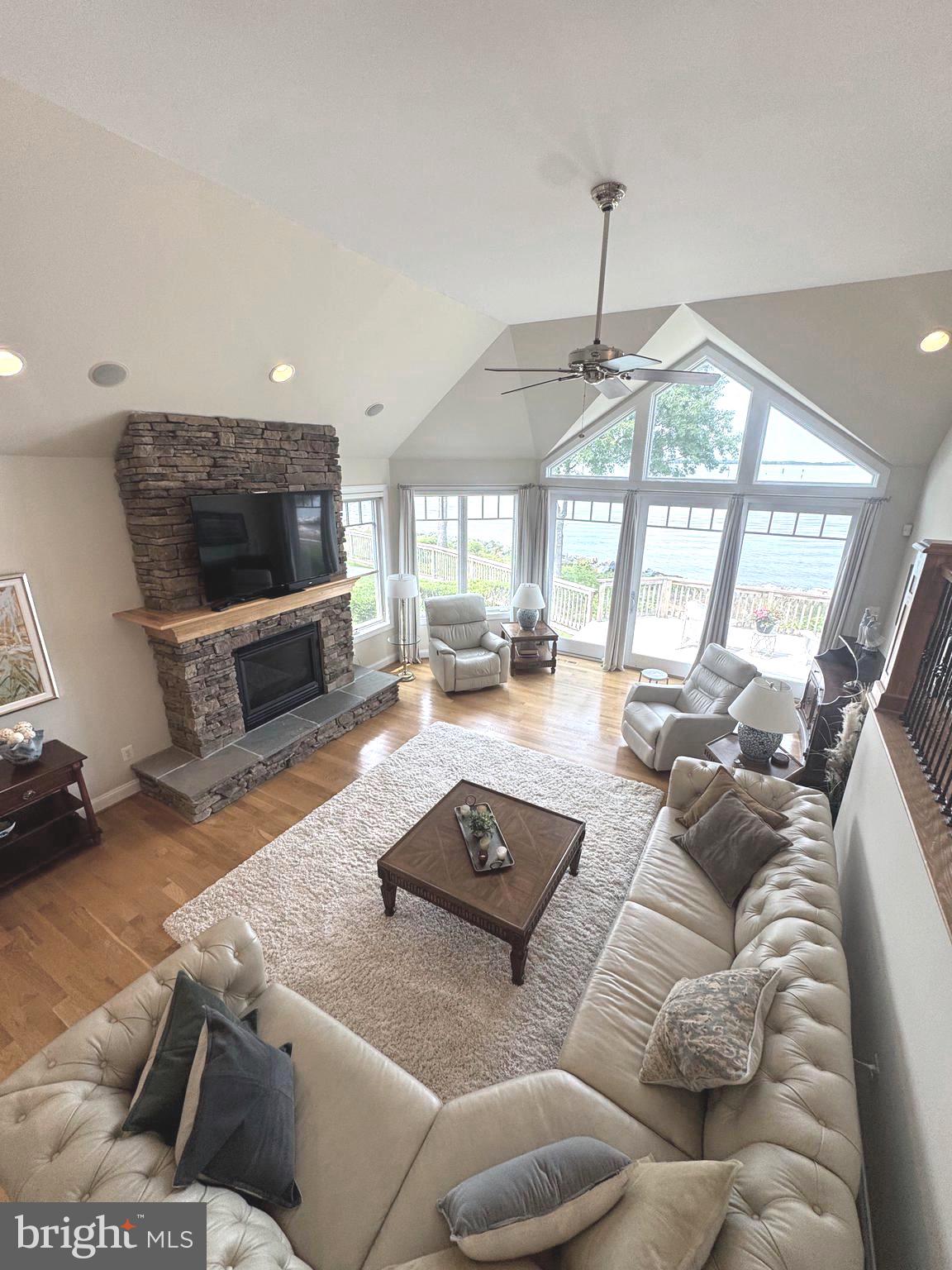 NARROWS POINTE - Residential