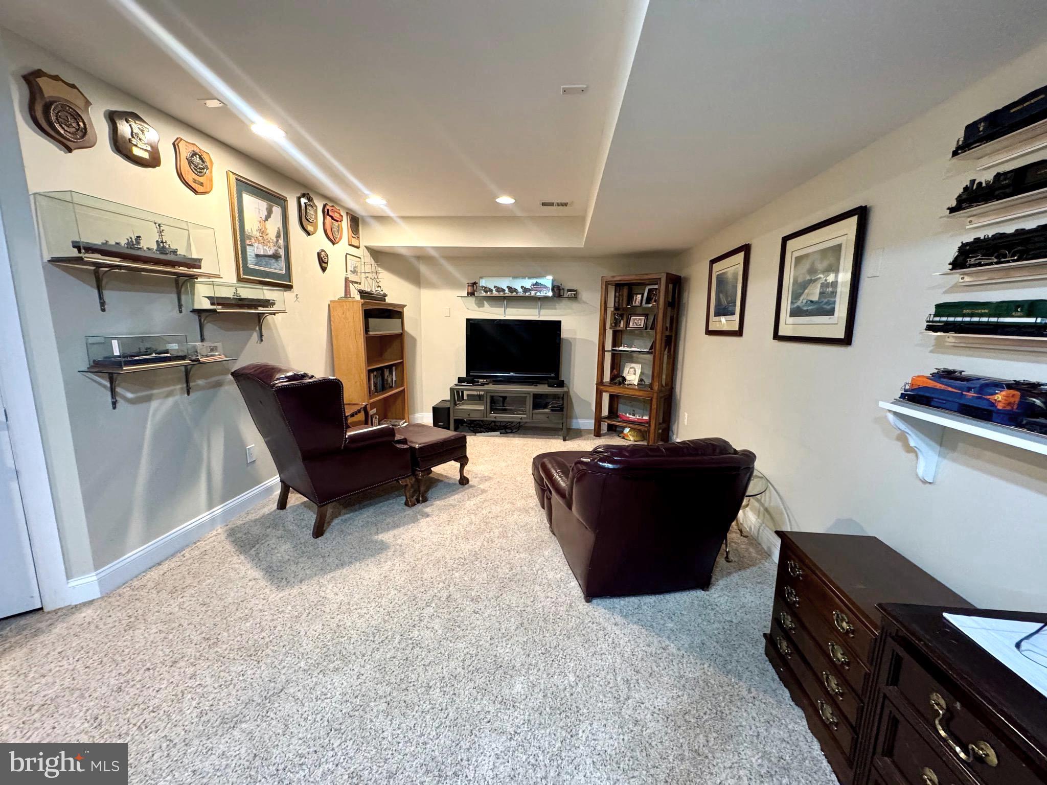 NARROWS POINTE - Residential