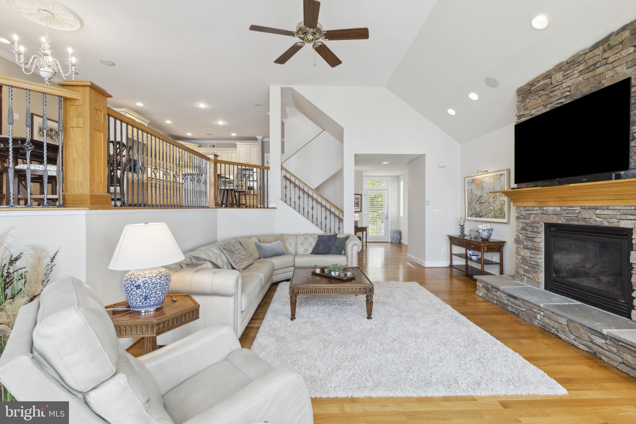 NARROWS POINTE - Residential