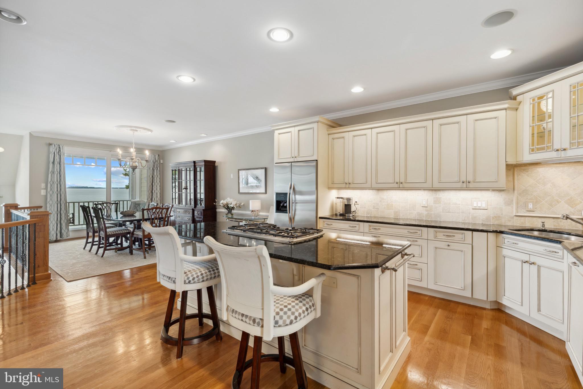 NARROWS POINTE - Residential