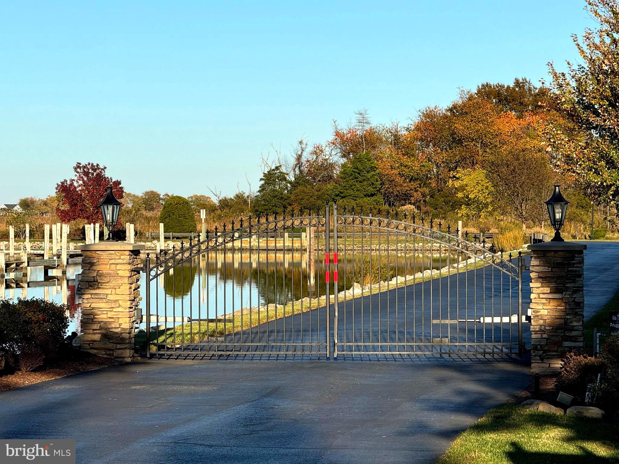 NARROWS POINTE - Residential