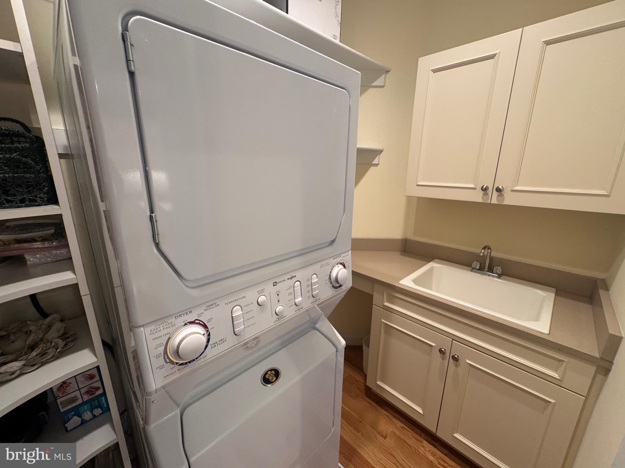 NARROWS POINTE - Residential