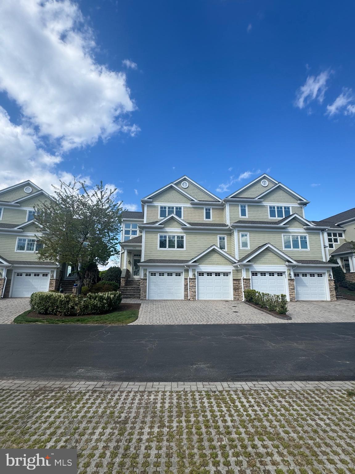 NARROWS POINTE - Residential