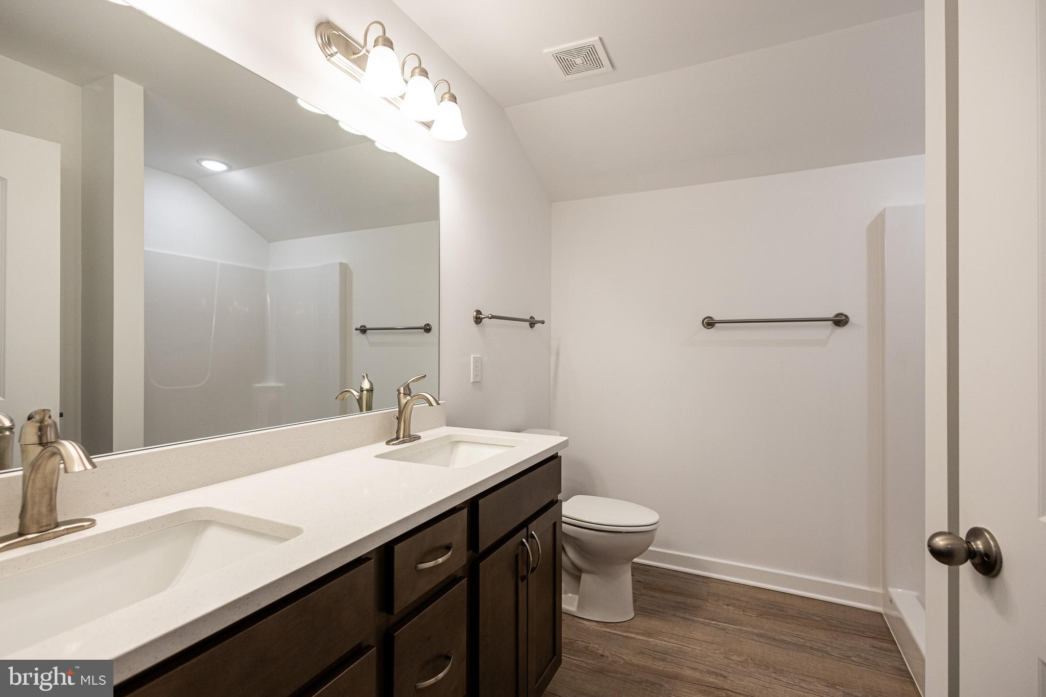 CARDINAL POINTE - Residential