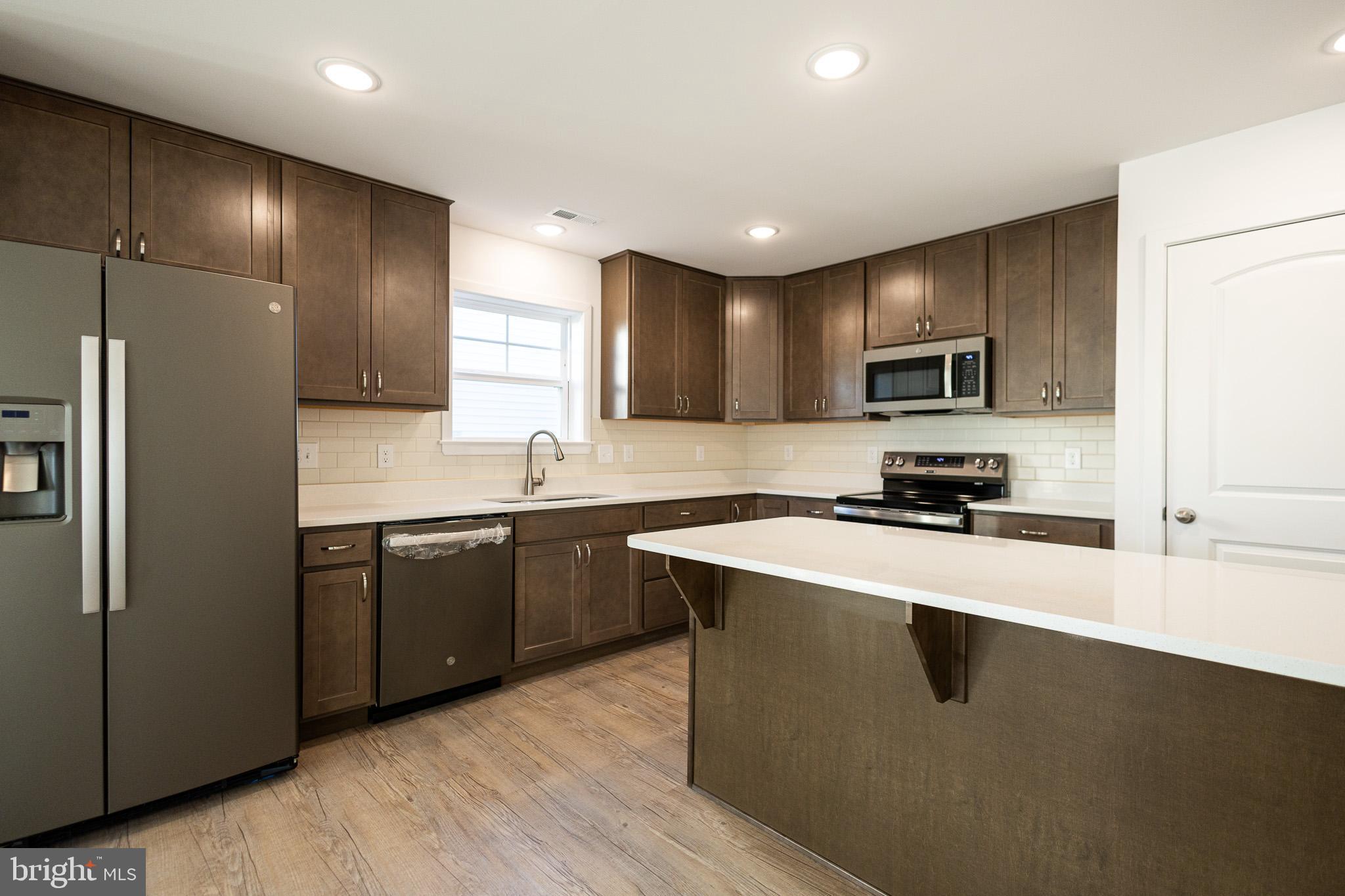 CARDINAL POINTE - Residential