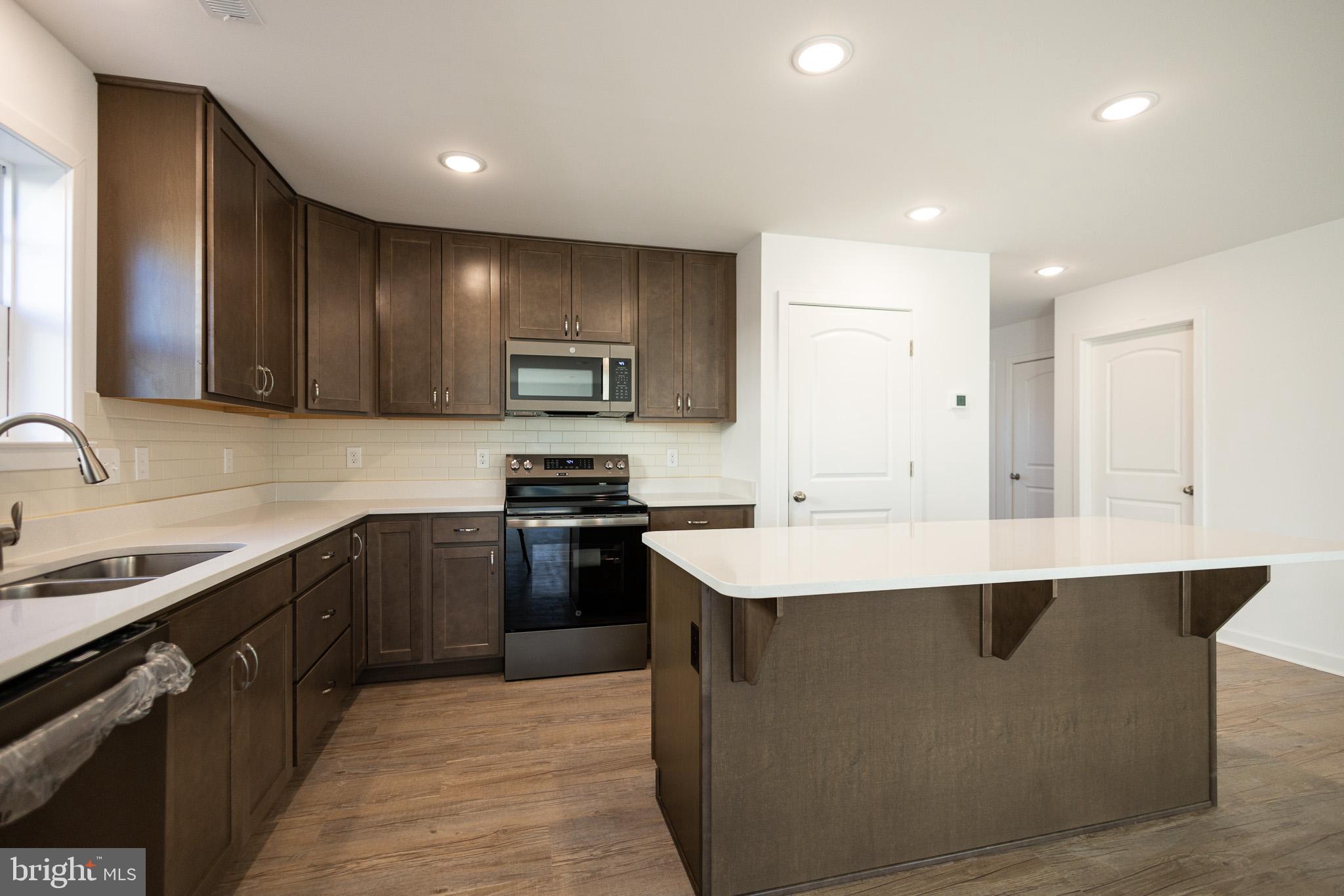 CARDINAL POINTE - Residential