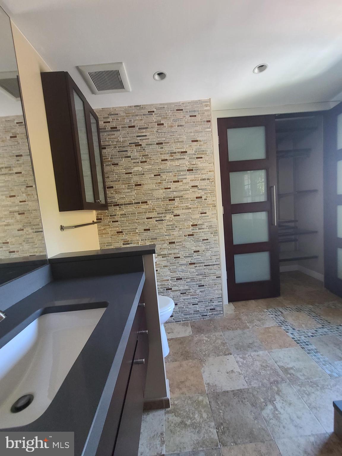 RESTON - Residential Lease