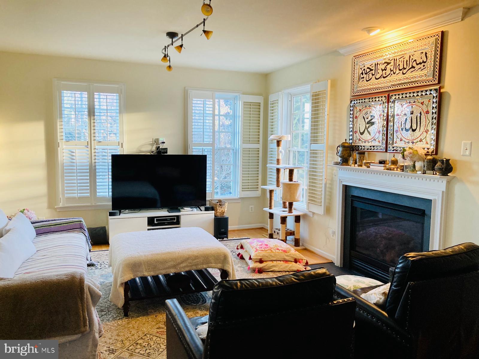 NEW BRISTOW VILLAGE - Residential