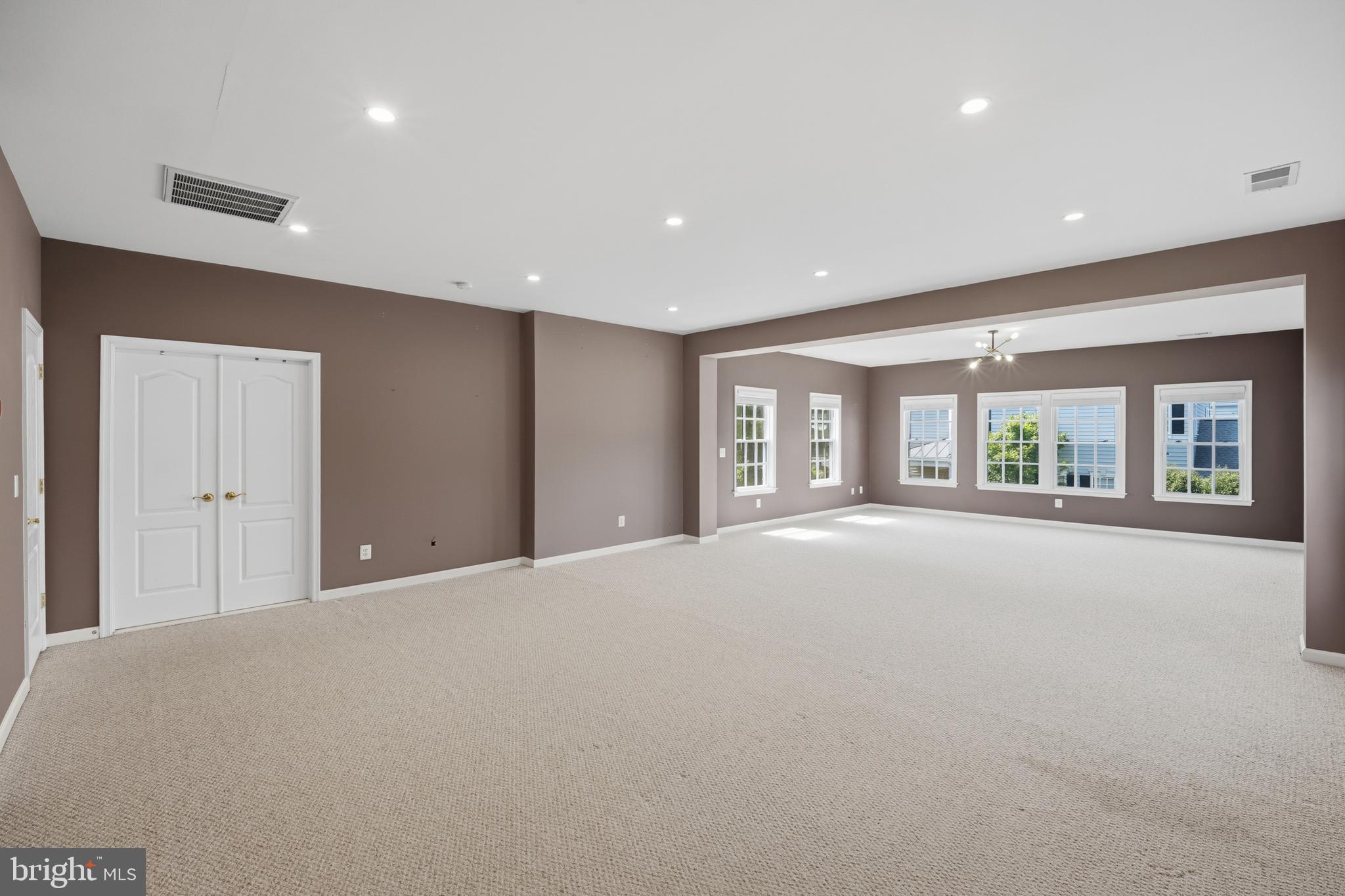 NEW BRISTOW VILLAGE - Residential