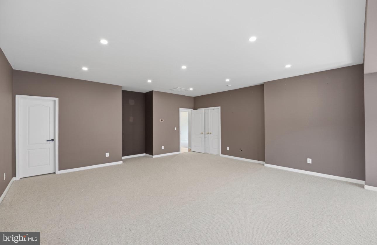 NEW BRISTOW VILLAGE - Residential