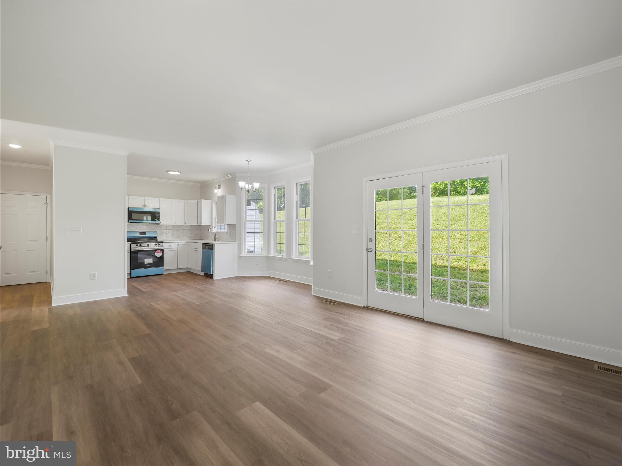526 COLSTON DRIVE