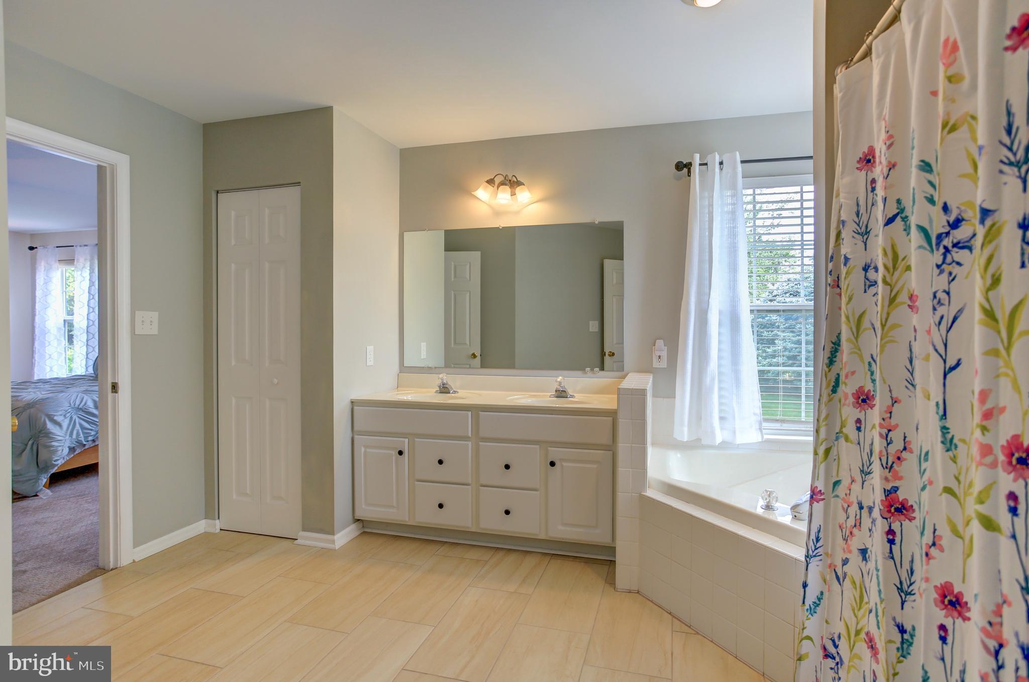 BRIAR BEND - Residential