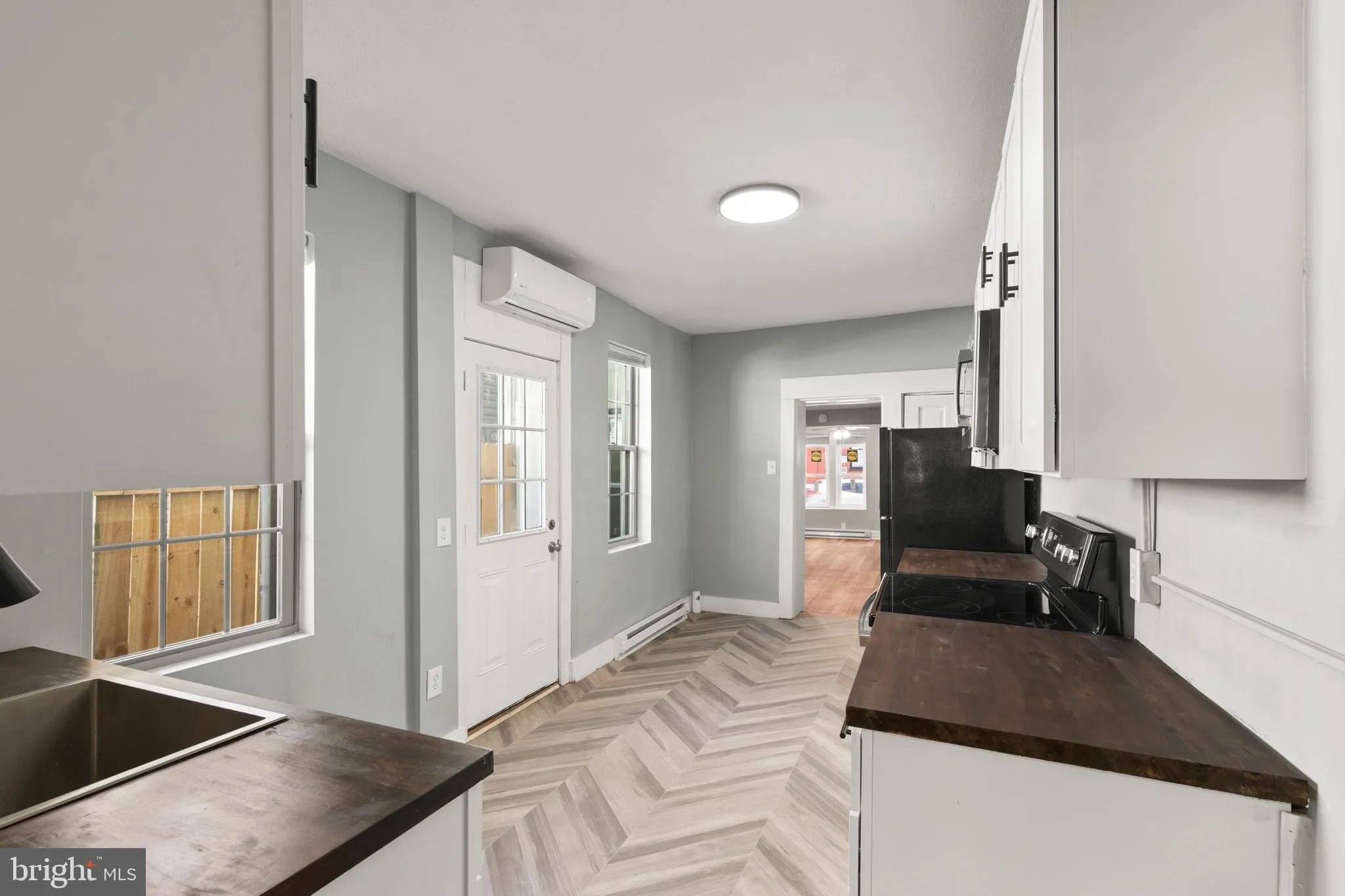 Lancaster, Pennsylvania 17603, United States, 3 Bedrooms Bedrooms, ,1 BathroomBathrooms,Residential,Active,90641