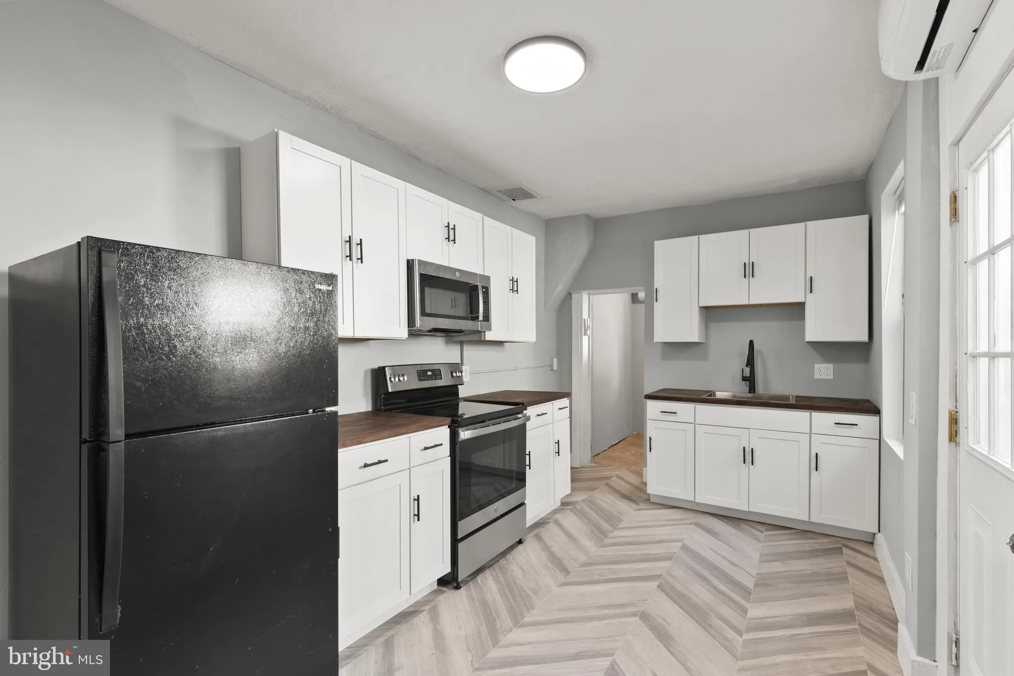 Lancaster, Pennsylvania 17603, United States, 3 Bedrooms Bedrooms, ,1 BathroomBathrooms,Residential,Active,90641