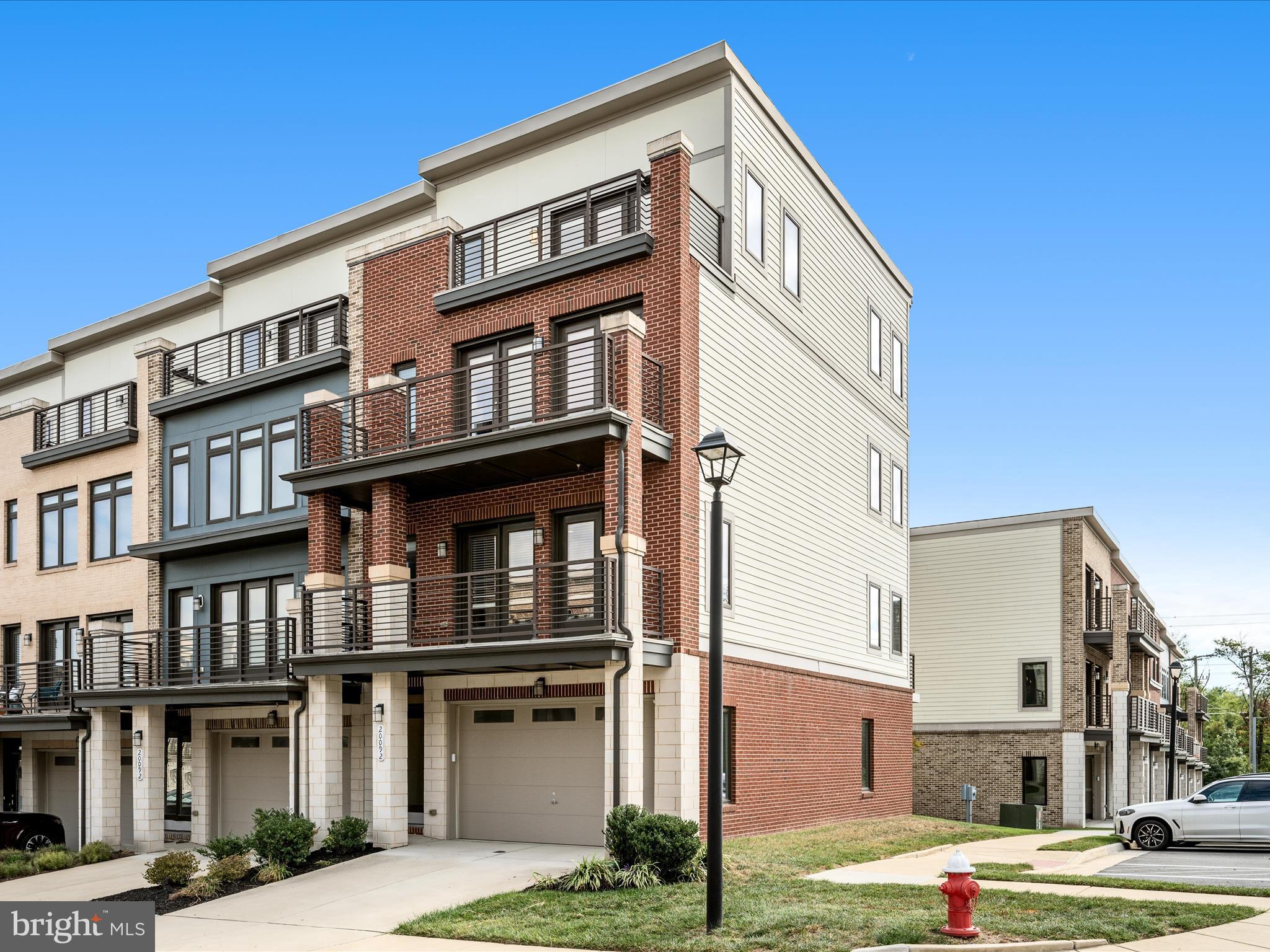 ASHBURN OVERLOOK - Residential