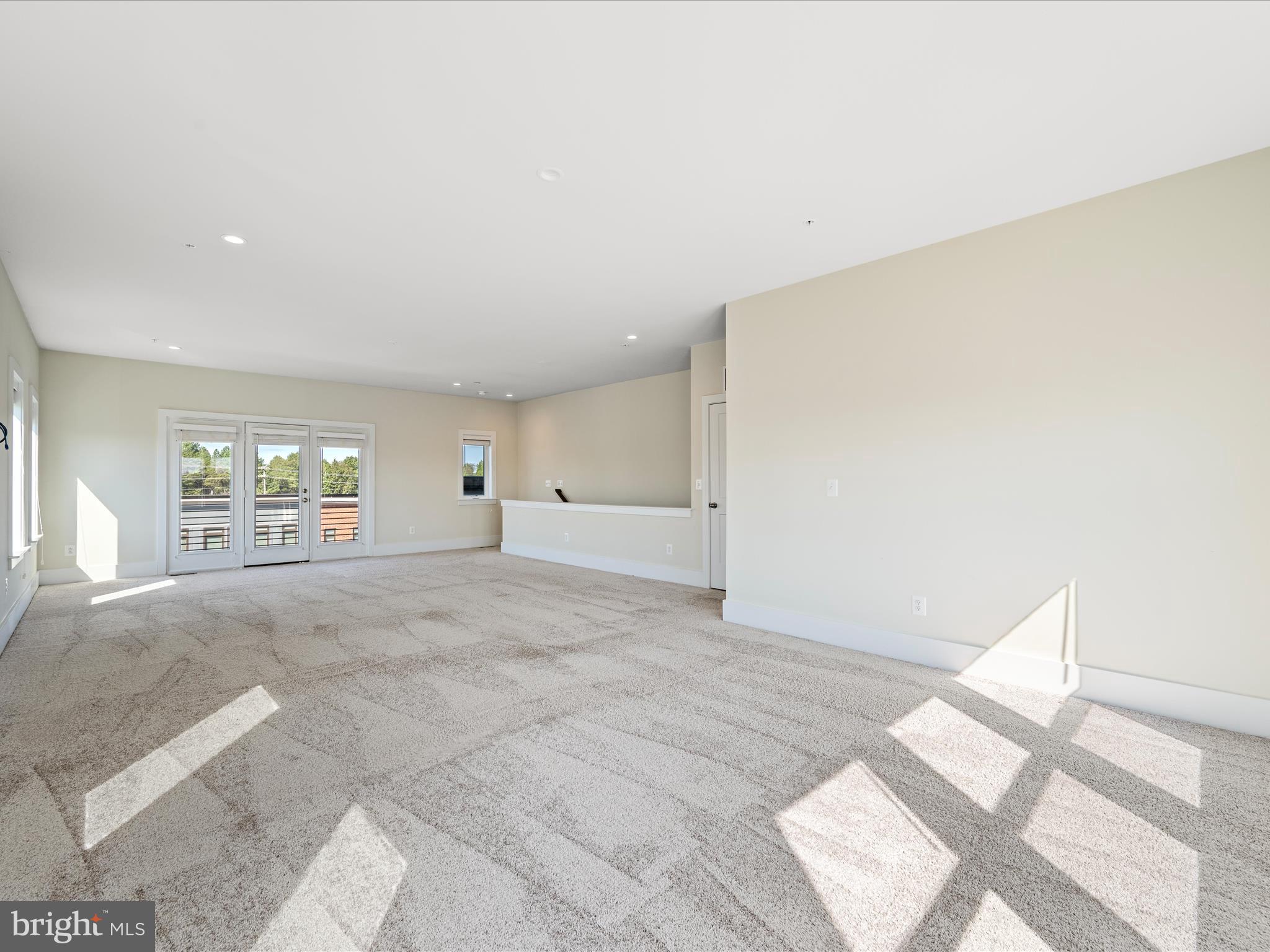 ASHBURN OVERLOOK - Residential