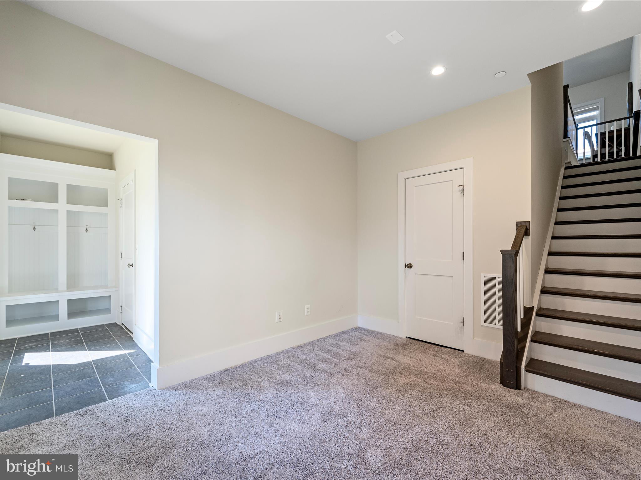 ASHBURN OVERLOOK - Residential