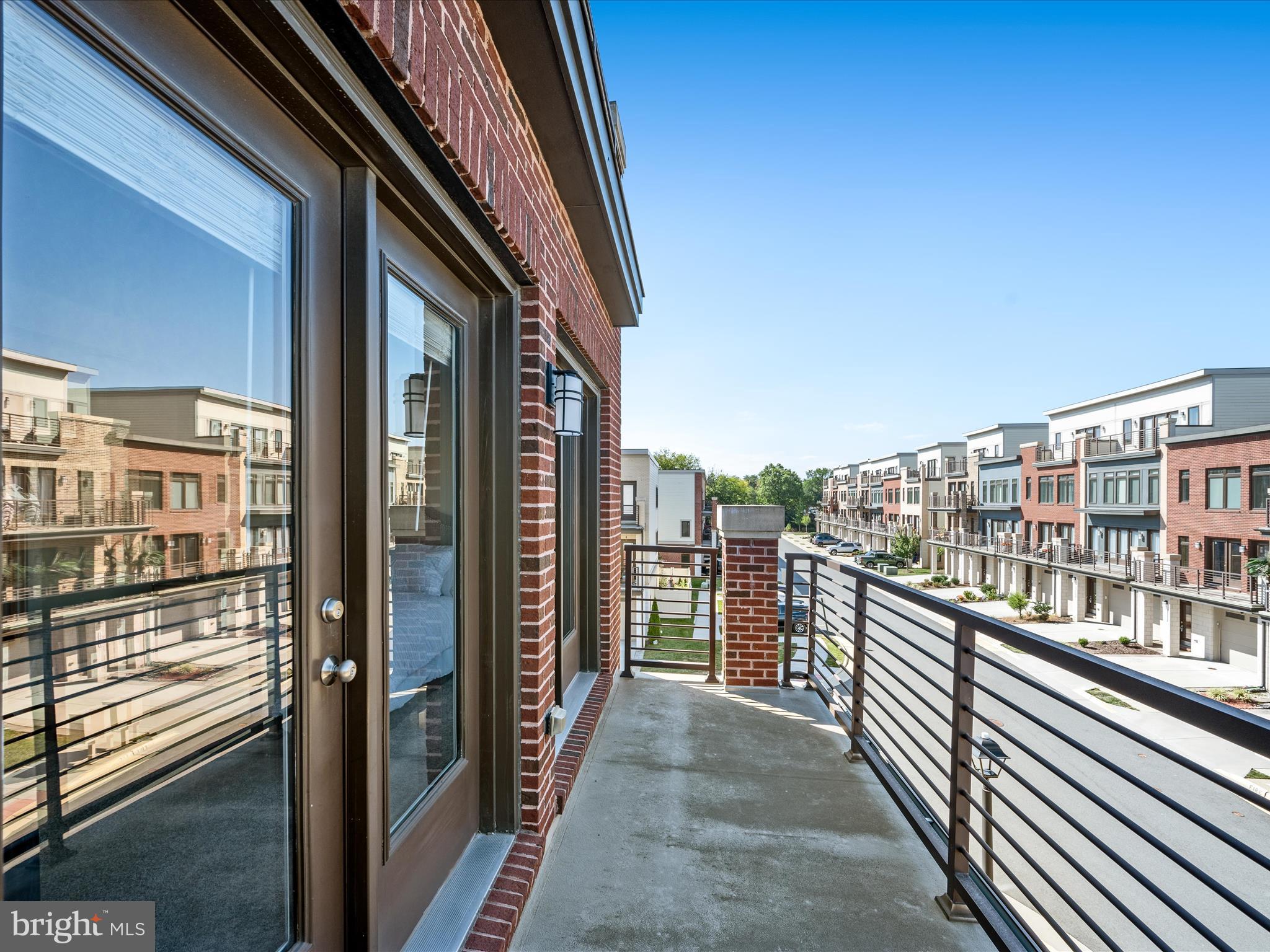ASHBURN OVERLOOK - Residential