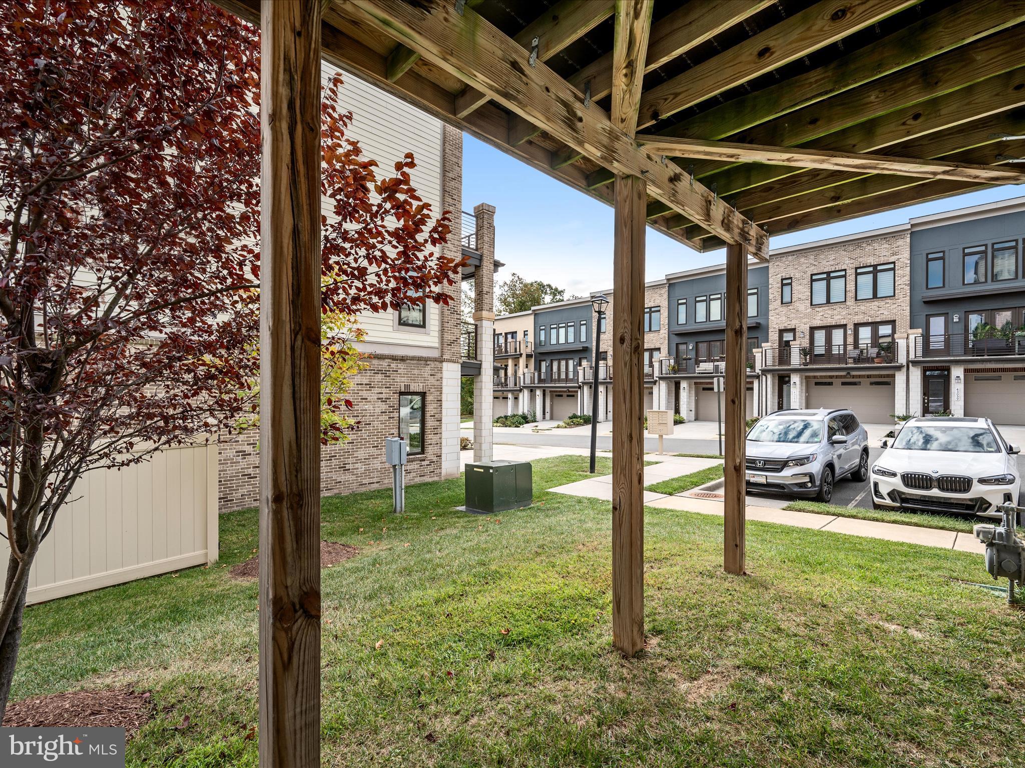 ASHBURN OVERLOOK - Residential