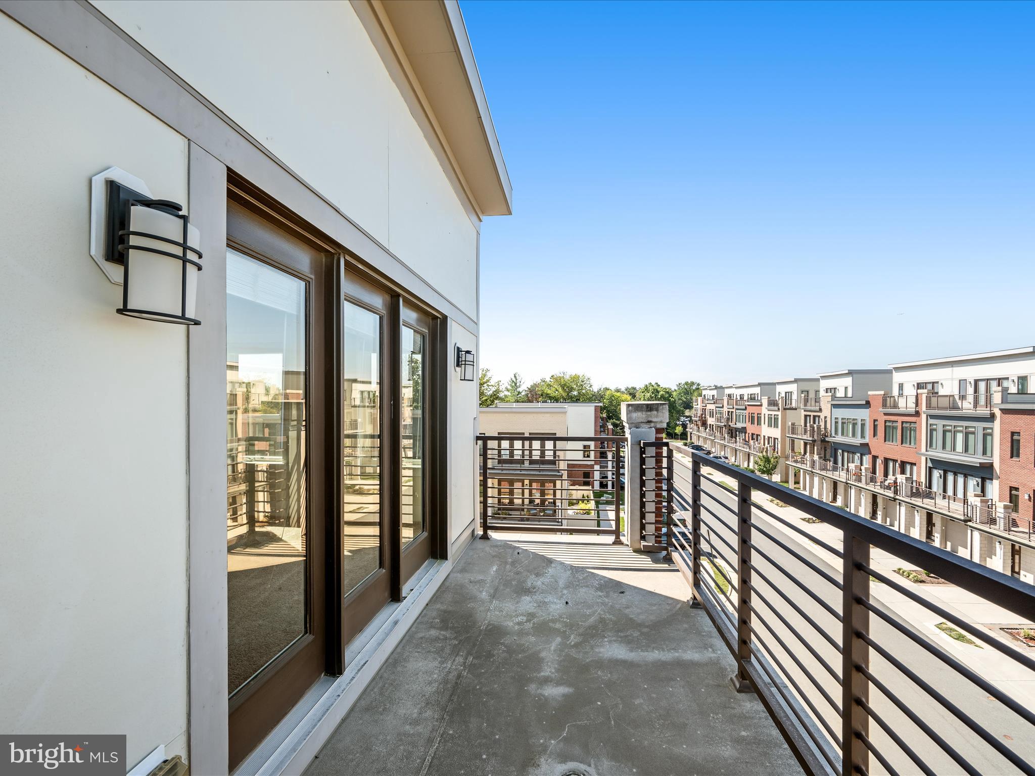 ASHBURN OVERLOOK - Residential