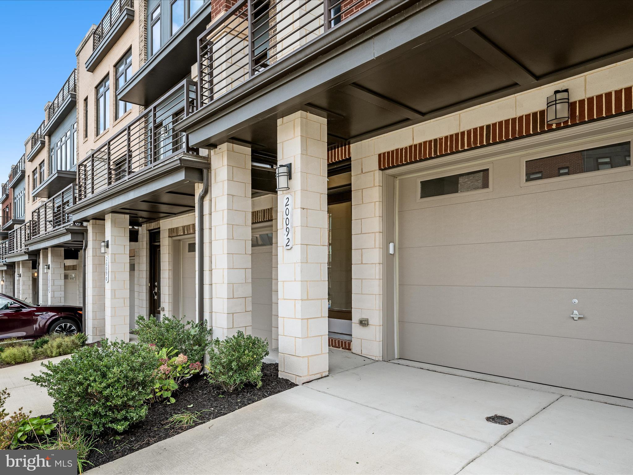 ASHBURN OVERLOOK - Residential
